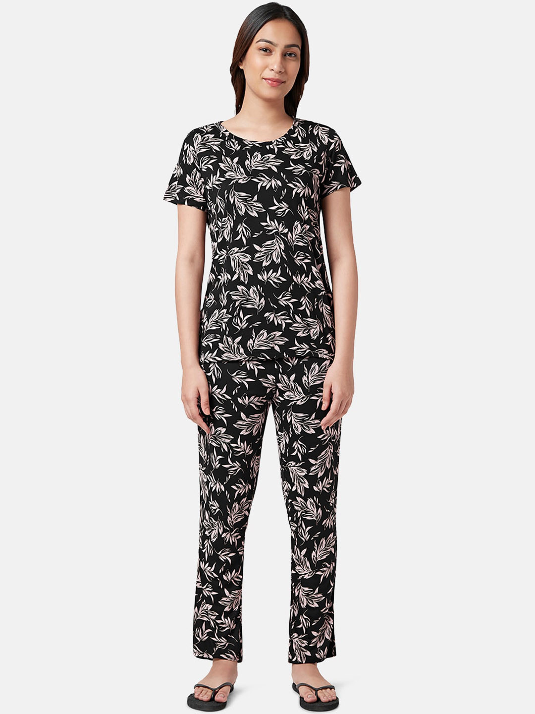 

Dreamz by Pantaloons Floral Printed Night Suit, Black