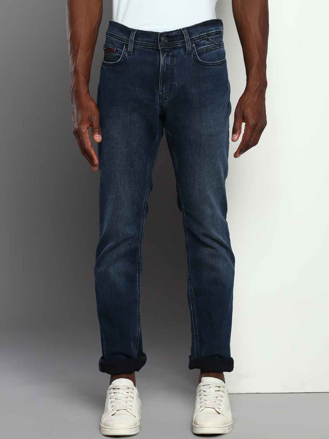 

Tommy Hilfiger Men Light Fade Clean Look Mid-Rise Slim Fit Jeans, Blue