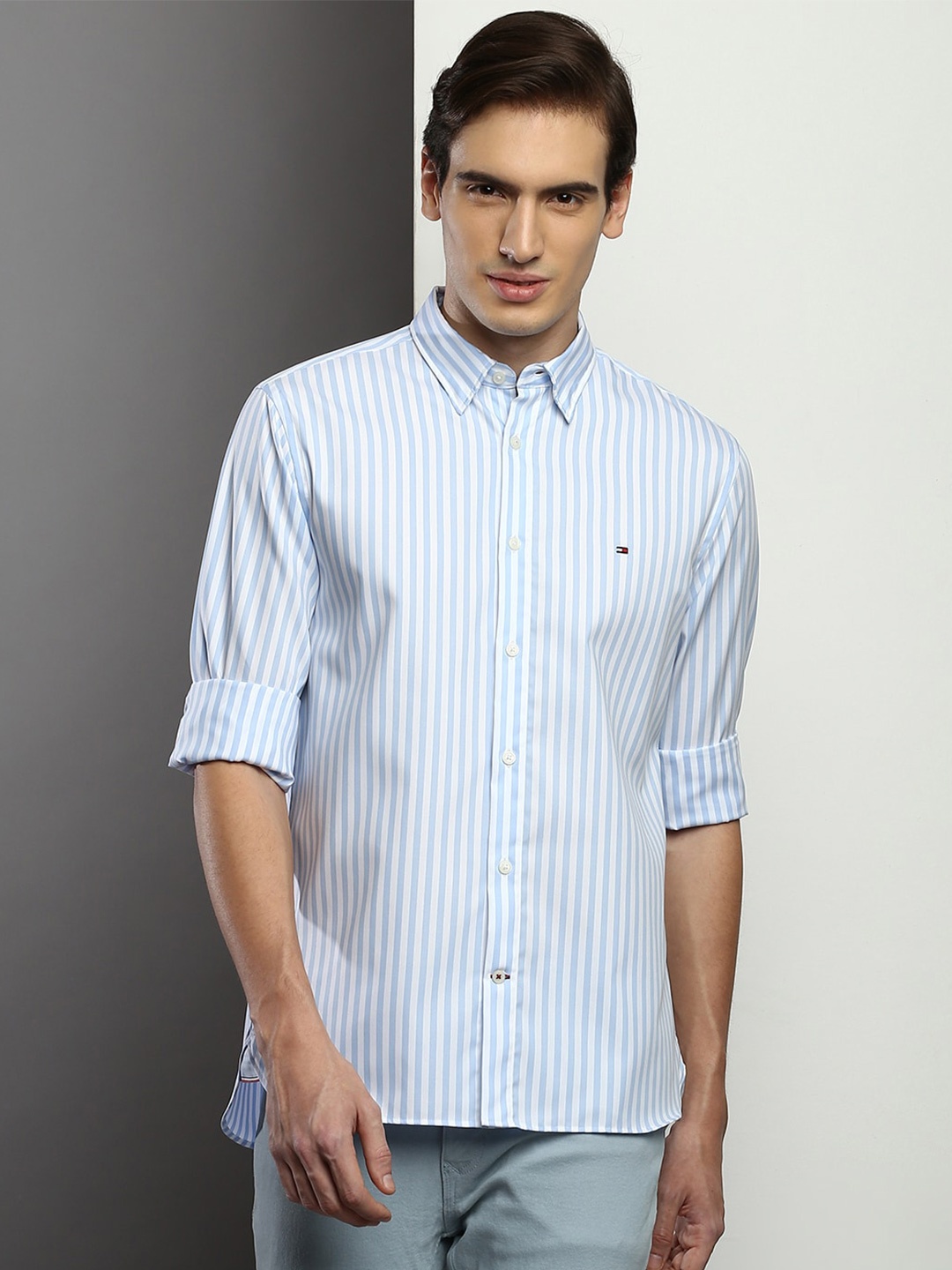 

Tommy Hilfiger Vertical Stripes Striped Oxford Pure Cotton Casual Shirt, Blue