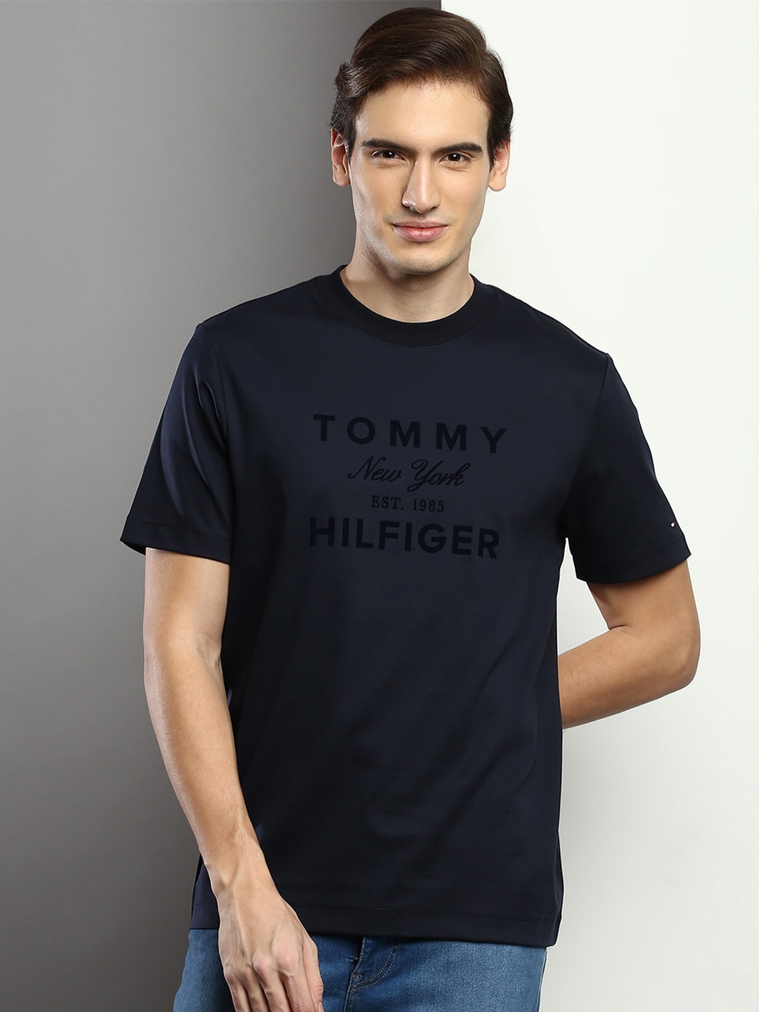 

Tommy Hilfiger Men Typography Printed Regular Fit T-shirt, Navy blue
