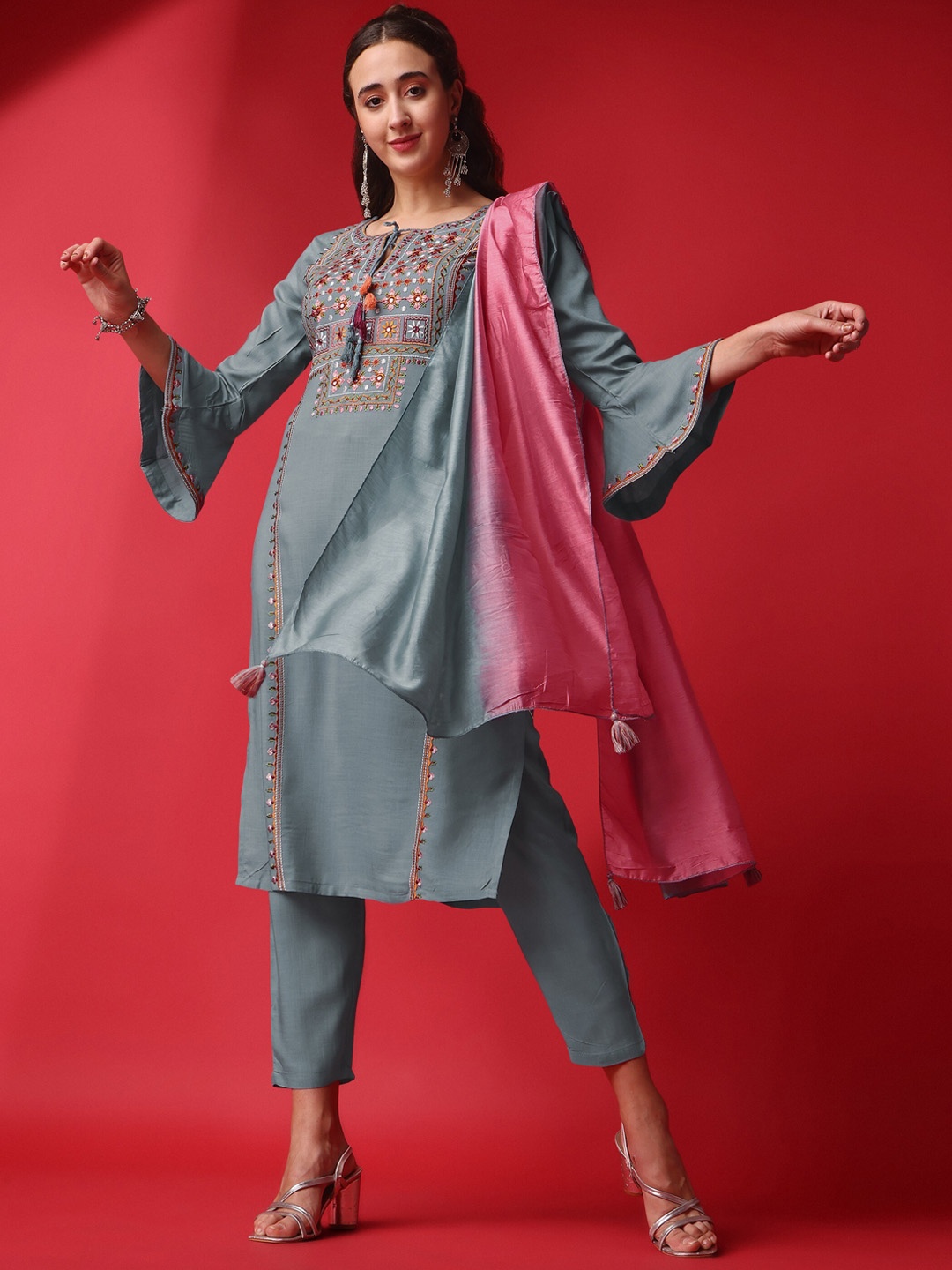 

ASPORA Floral Embroidered Mirror Work Kurta with Trousers & Dupatta, Grey