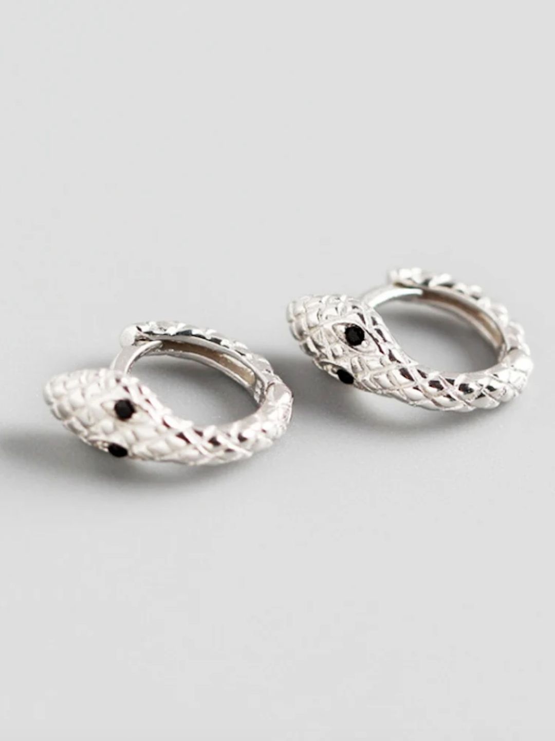 

Mueras Silver-Toned Circular Hoop Earrings, Black