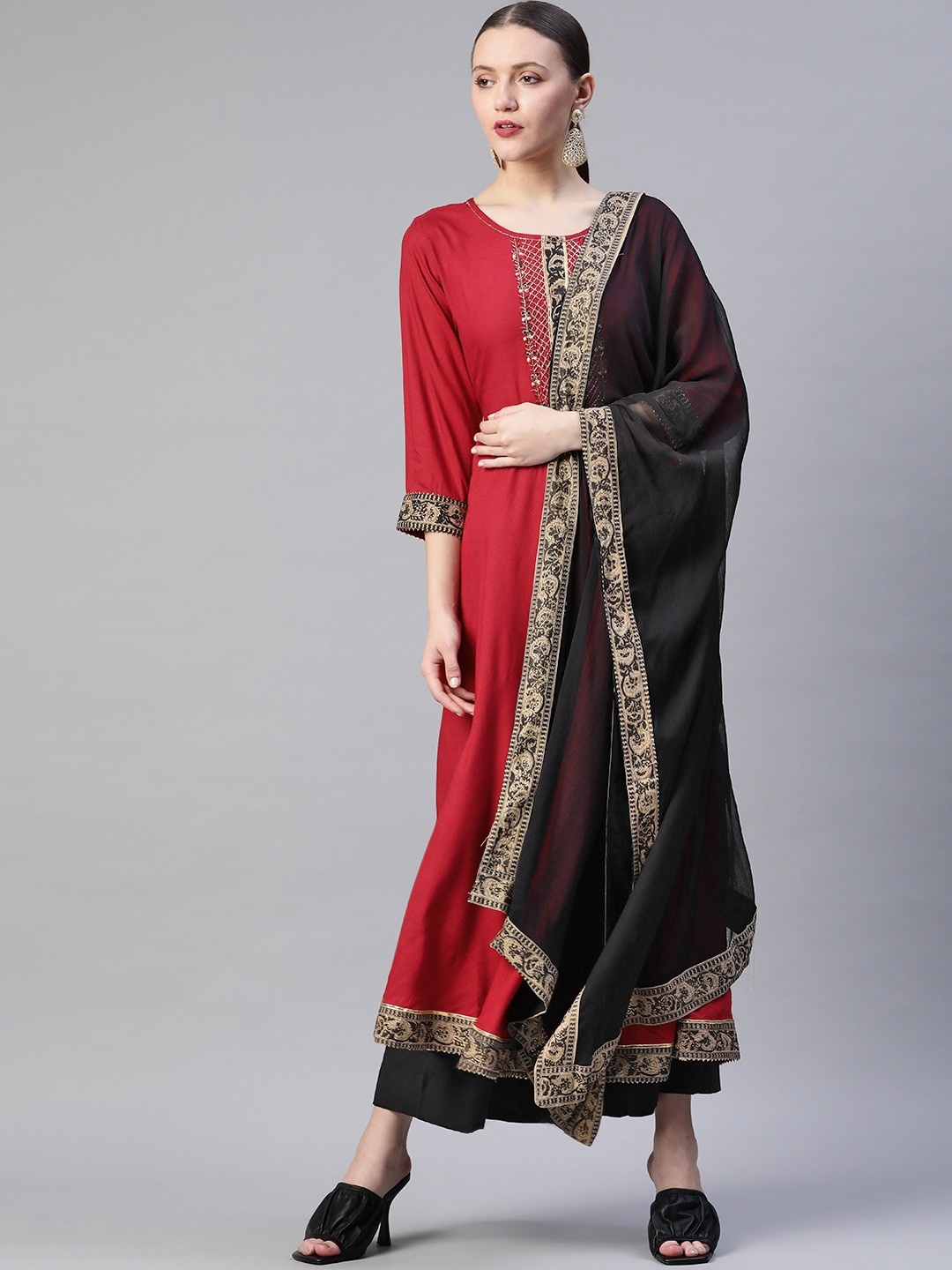 

Readiprint Fashions Round Neck Beads and Stones A-Line Kurta & Dupatta, Maroon