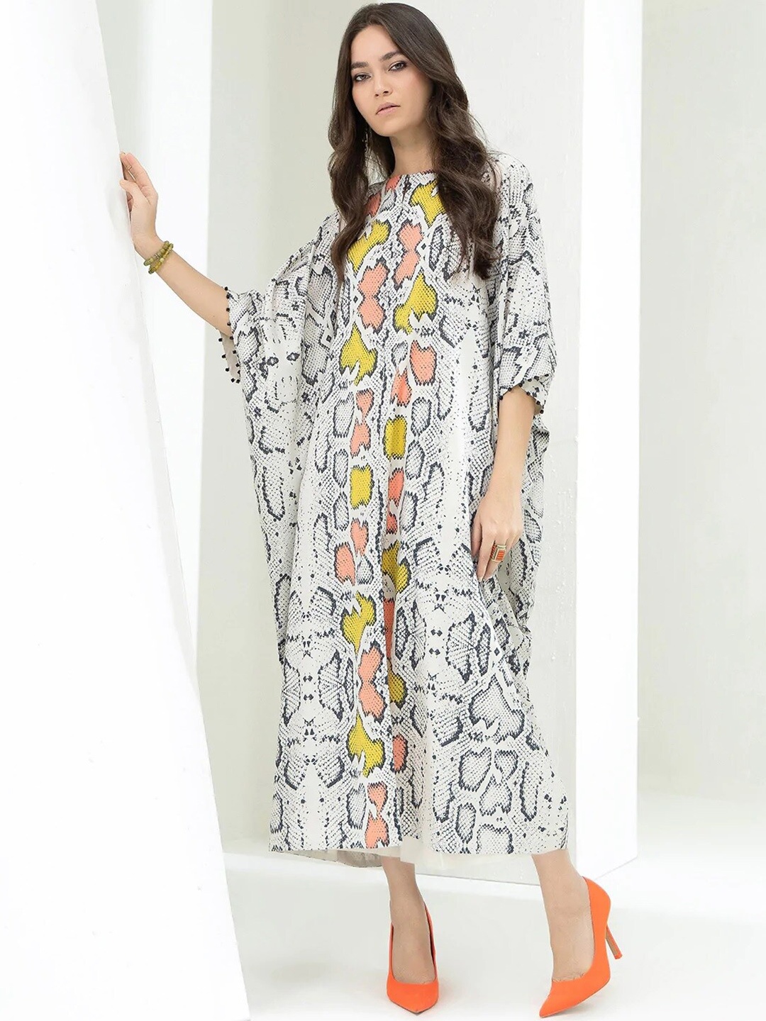 

Navvi Animal Printed Satin Silk Kaftan Kurta, White
