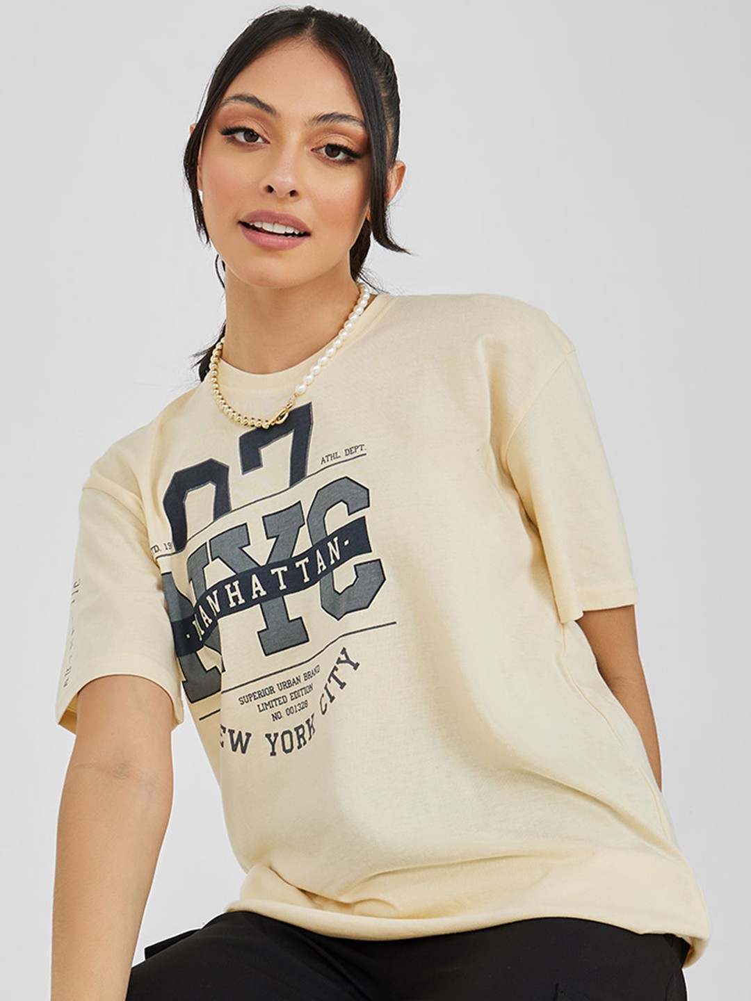 

Styli Cream-Coloured Typography Printed Relaxed Fit Drop Shoulder Sleeves T-shirt
