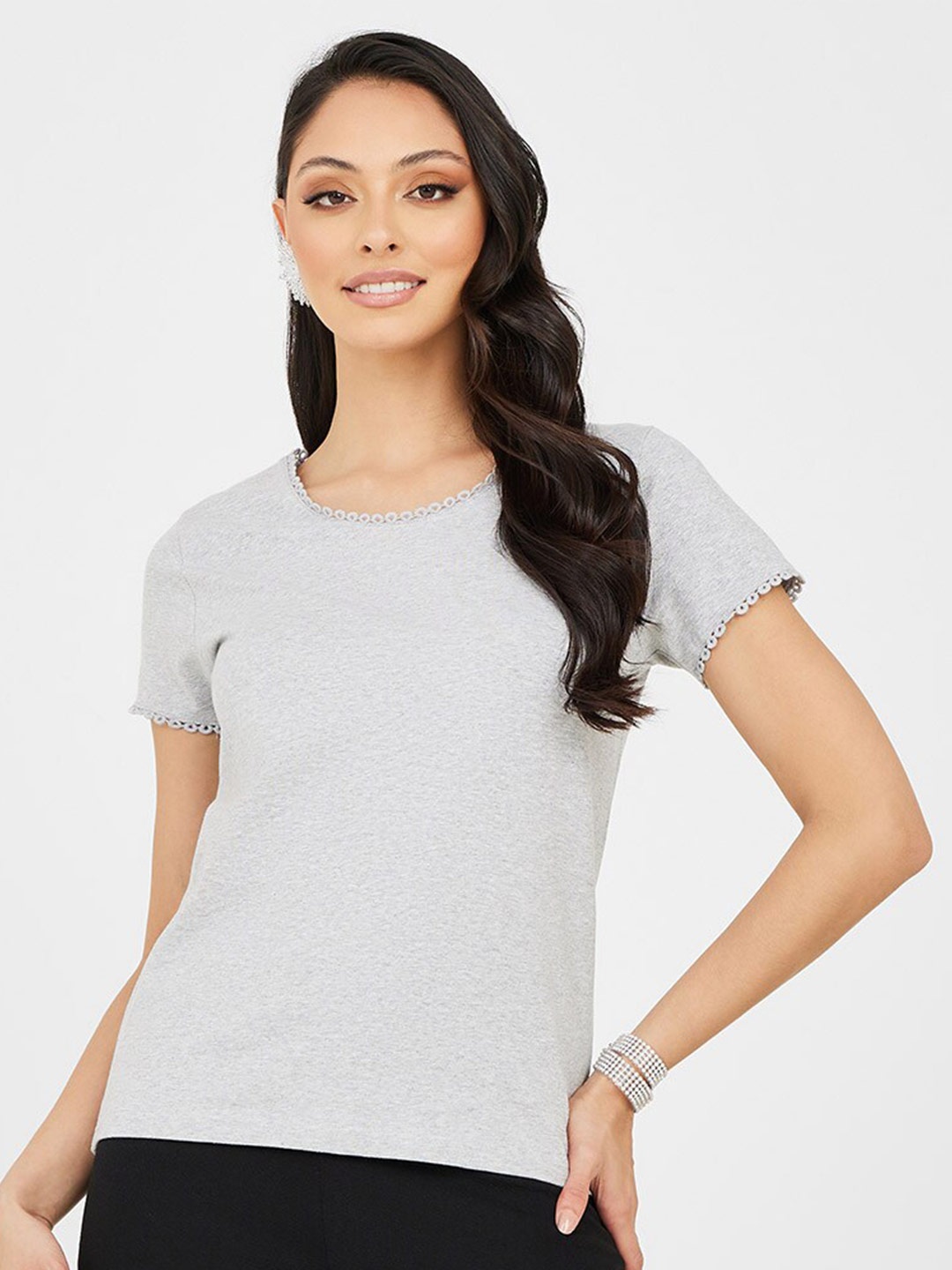 

Styli Women Grey Slim Fit T-shirt