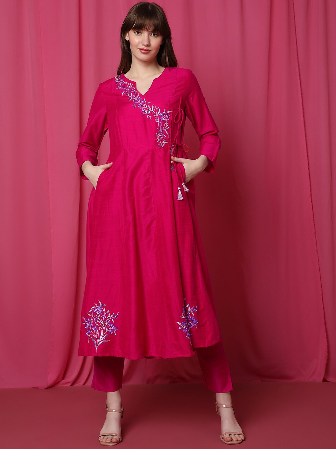 

Indifusion Floral Embroidered V Neck Thread Work Angrakha Kurta, Pink