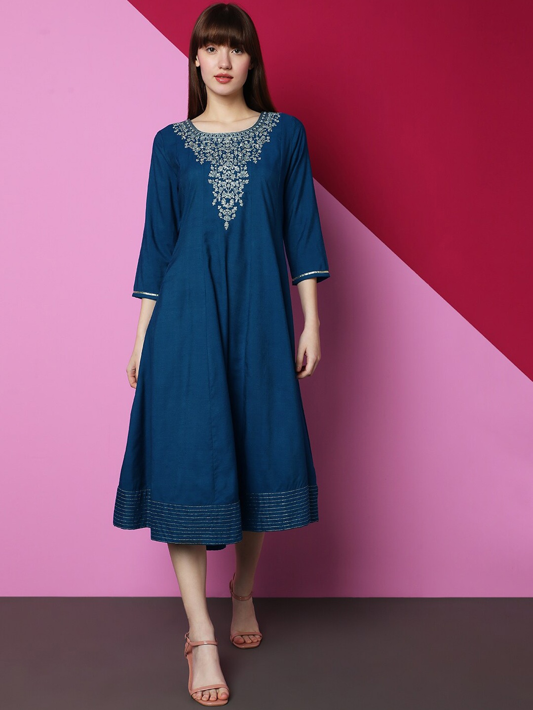 

Indifusion Embroidered Thread Work Panelled A-Line Kurta, Blue