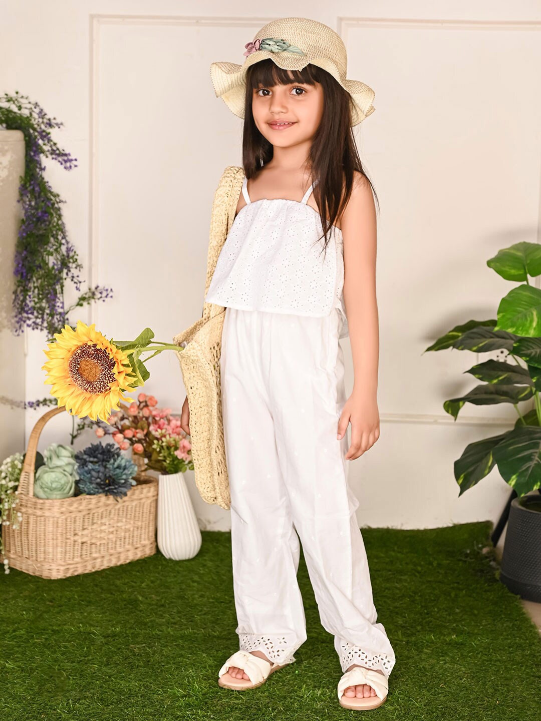 

LilPicks Girls Cotton Embroidered Shoulder Strap Basic Jumpsuit, White
