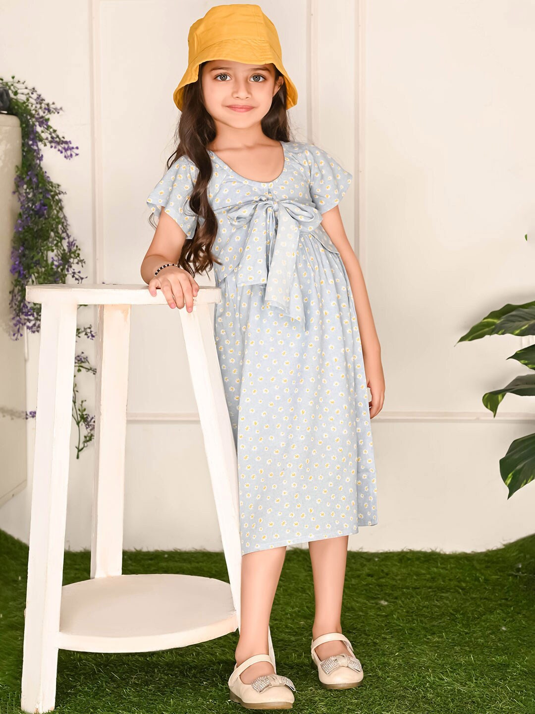 

LilPicks Girls Floral Printed Tie-Up A-Line Midi Dress, Grey