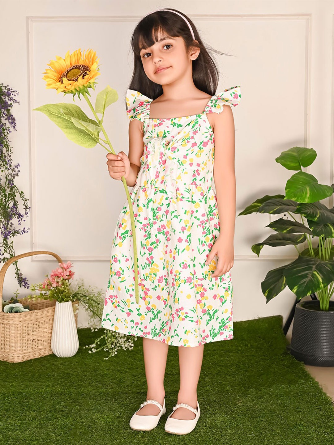 

LilPicks Girls Floral Printed Tie-Up A-Line Midi Dress, White