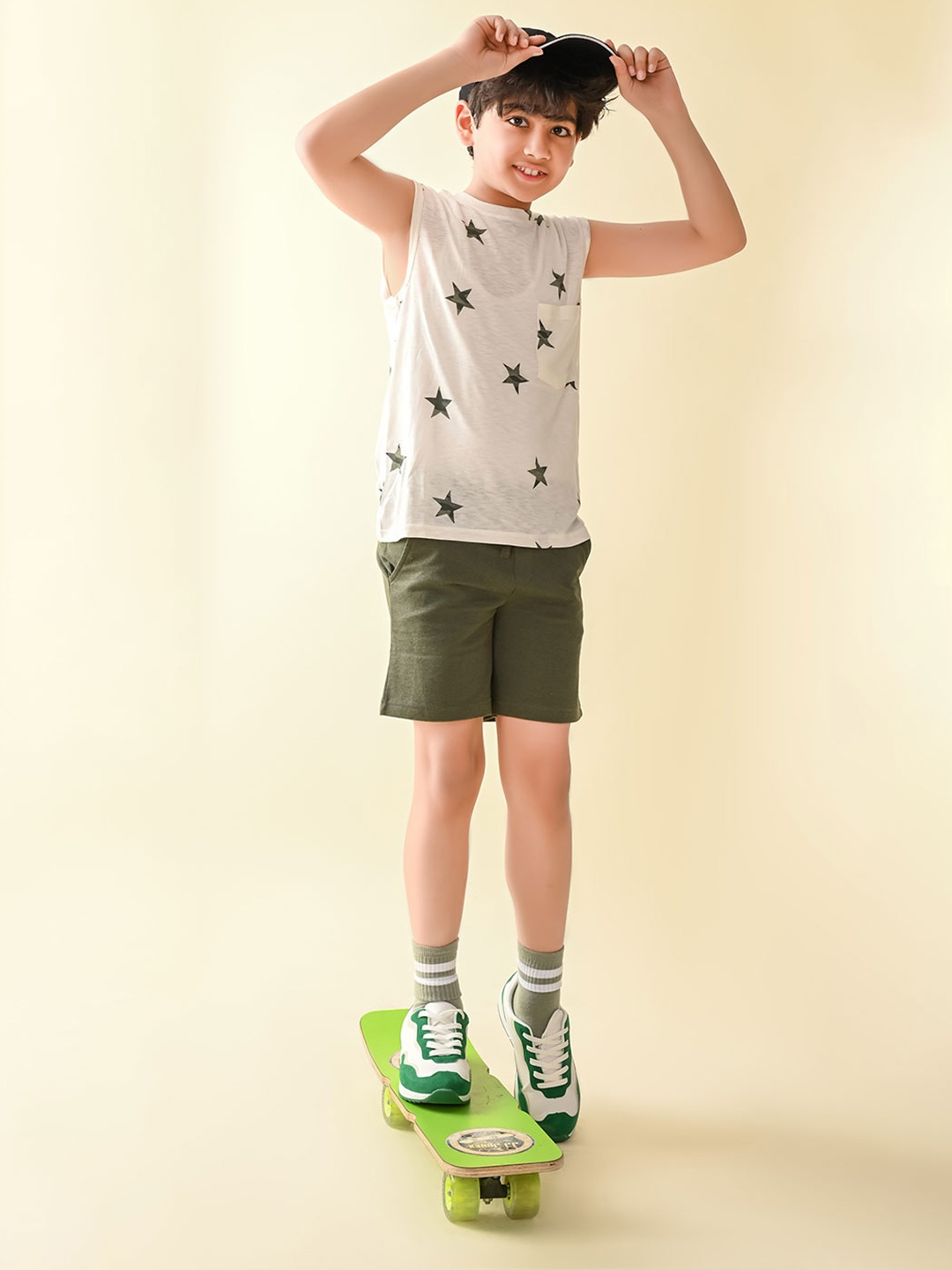 

LilPicks Boys Printed Cotton T-shirt With Shorts, White