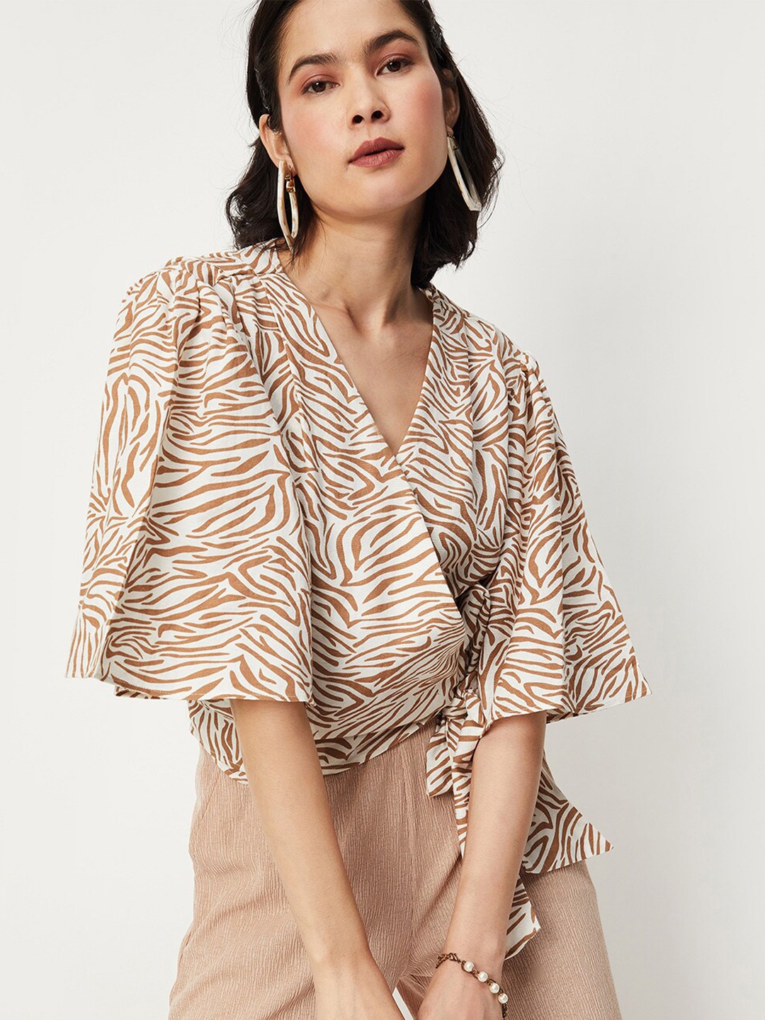 

max Print Flared Sleeve Waist Tie-Ups Wrap Top, White