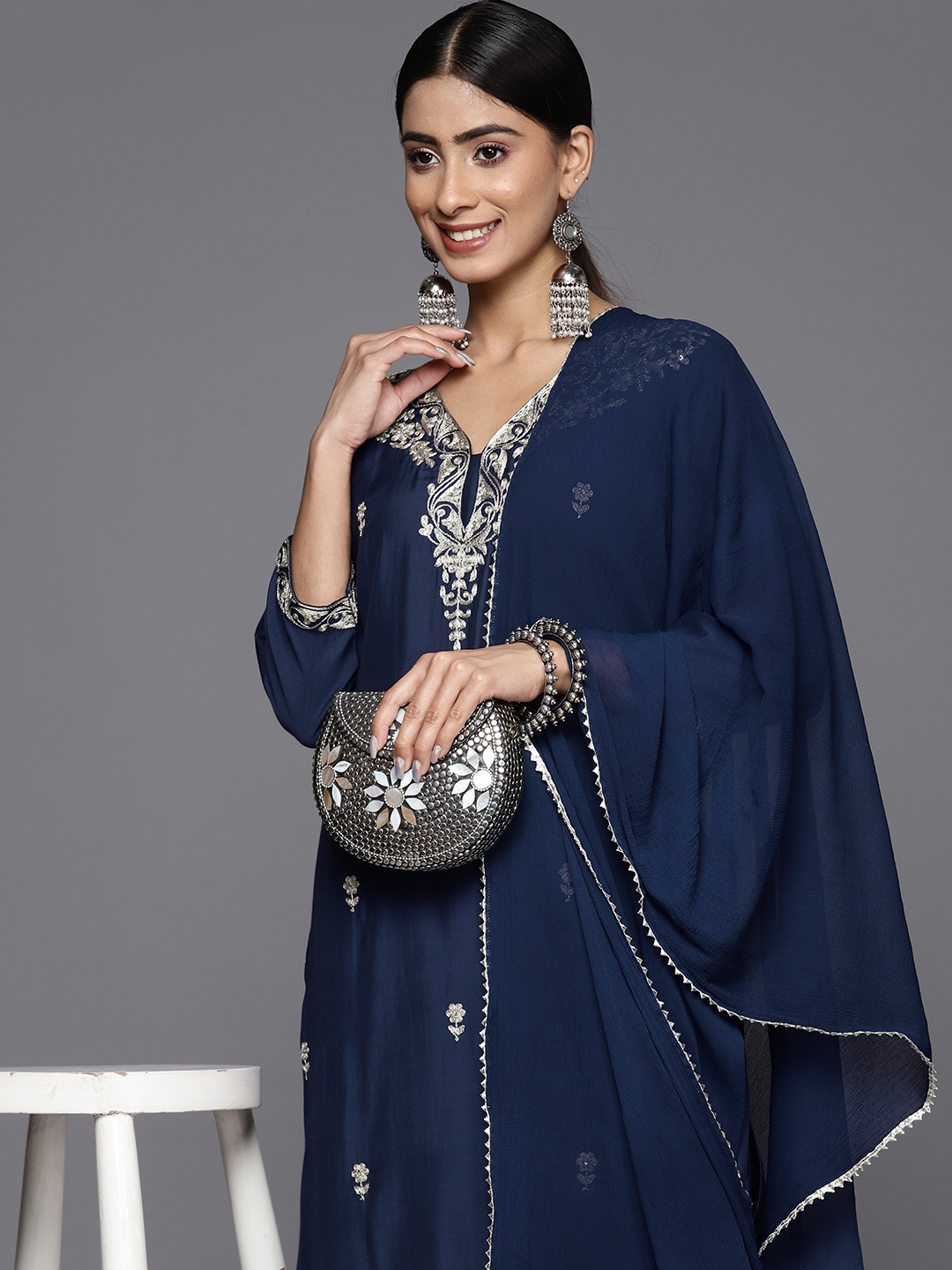 

Varanga Floral Embroidered Regular Thread Work Kurta With Trousers & With Dupatta, Navy blue