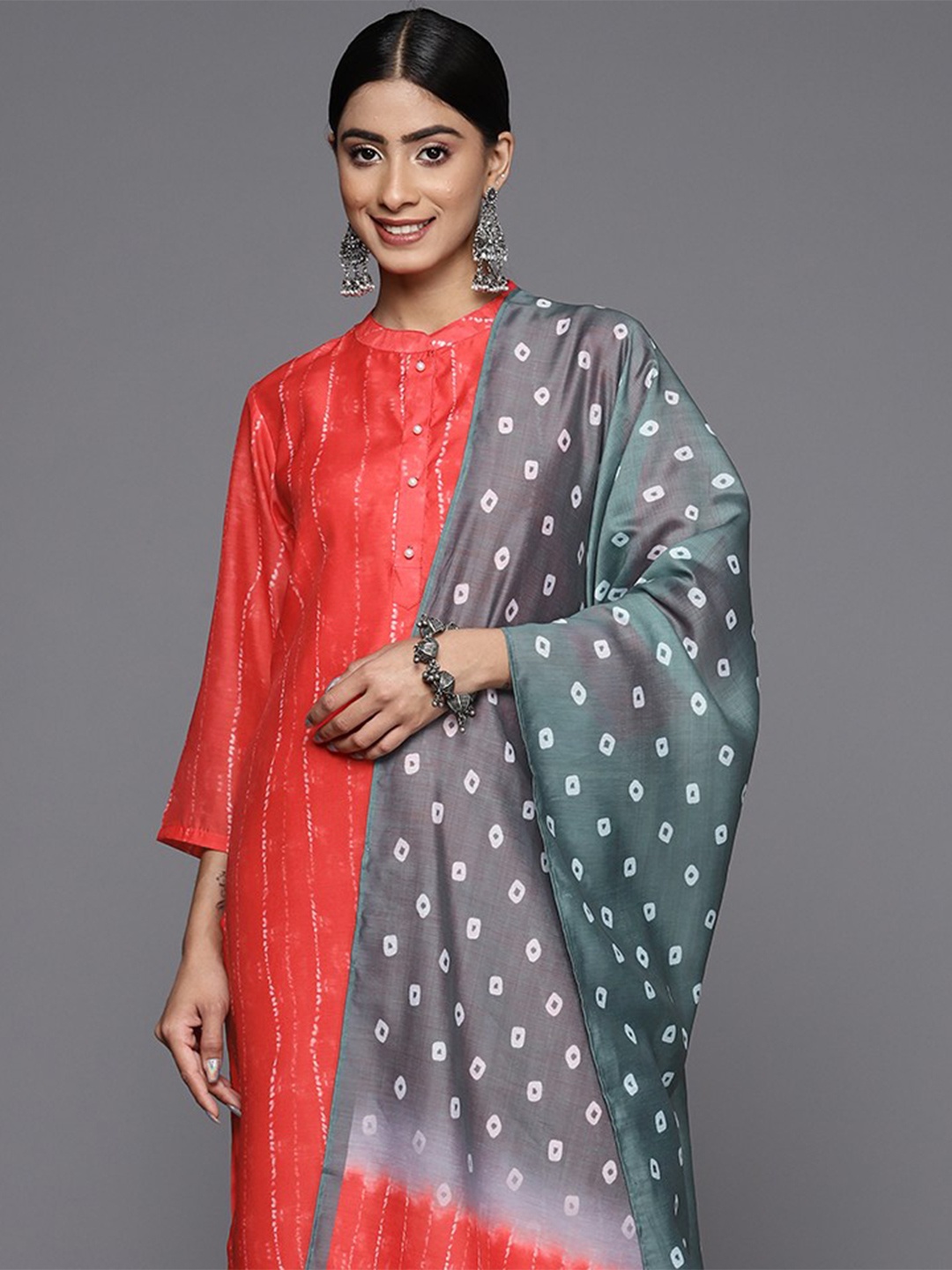 

Varanga Printed Regular Kurta With Trousers & With Dupatta, Red