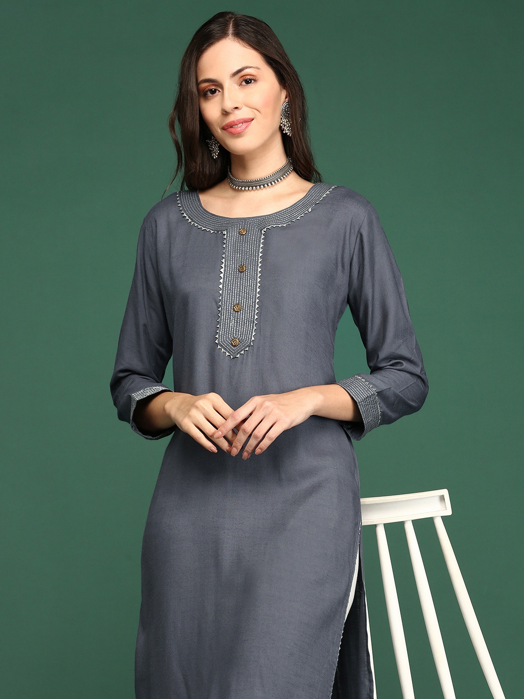 

SHOWOFF Geometric Yoke Design Gotta Patti Straight Kurta, Grey