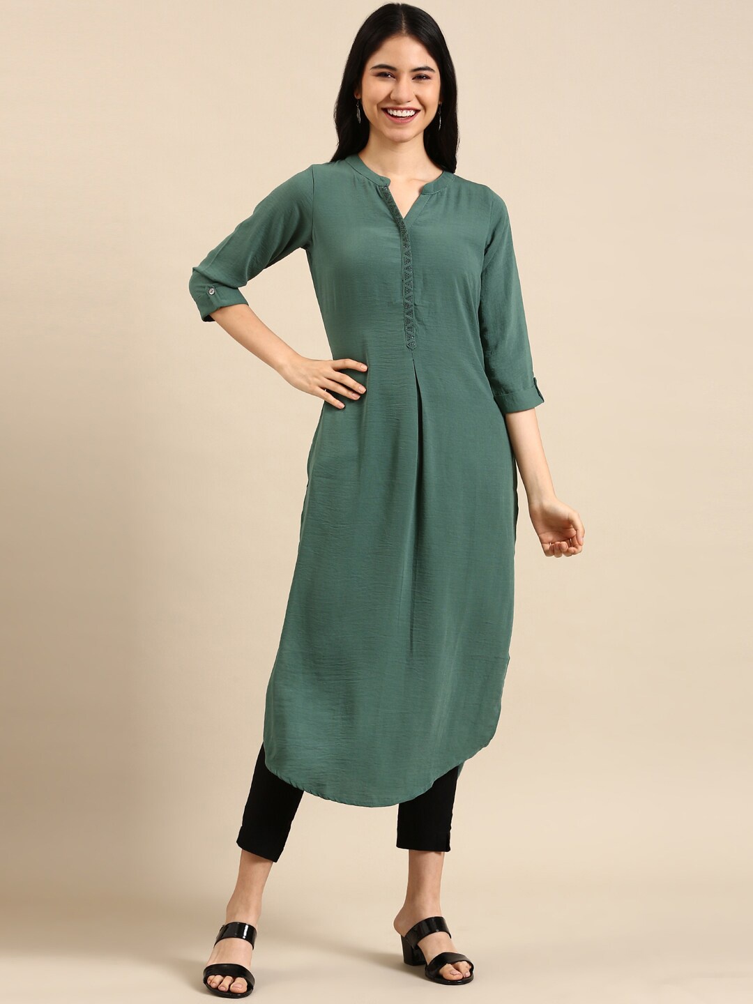 

SHOWOFF Mandarin Collar Pleated A-Line Kurta, Sea green