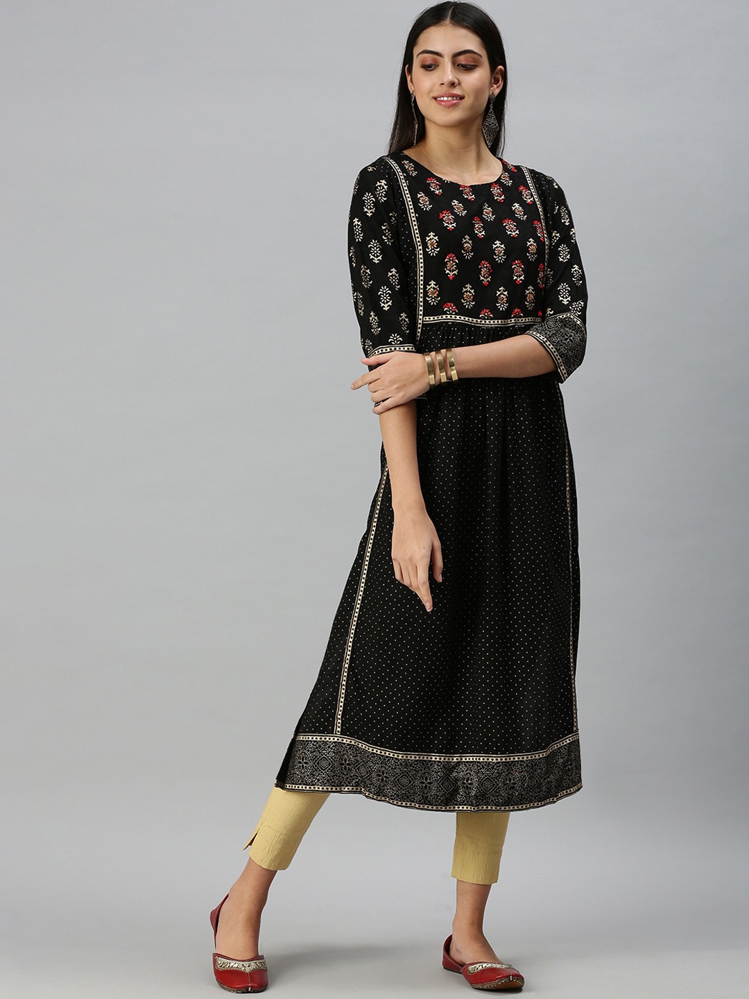 

SHOWOFF Ethnic Motifs Printed Thread Work Kurta, Black