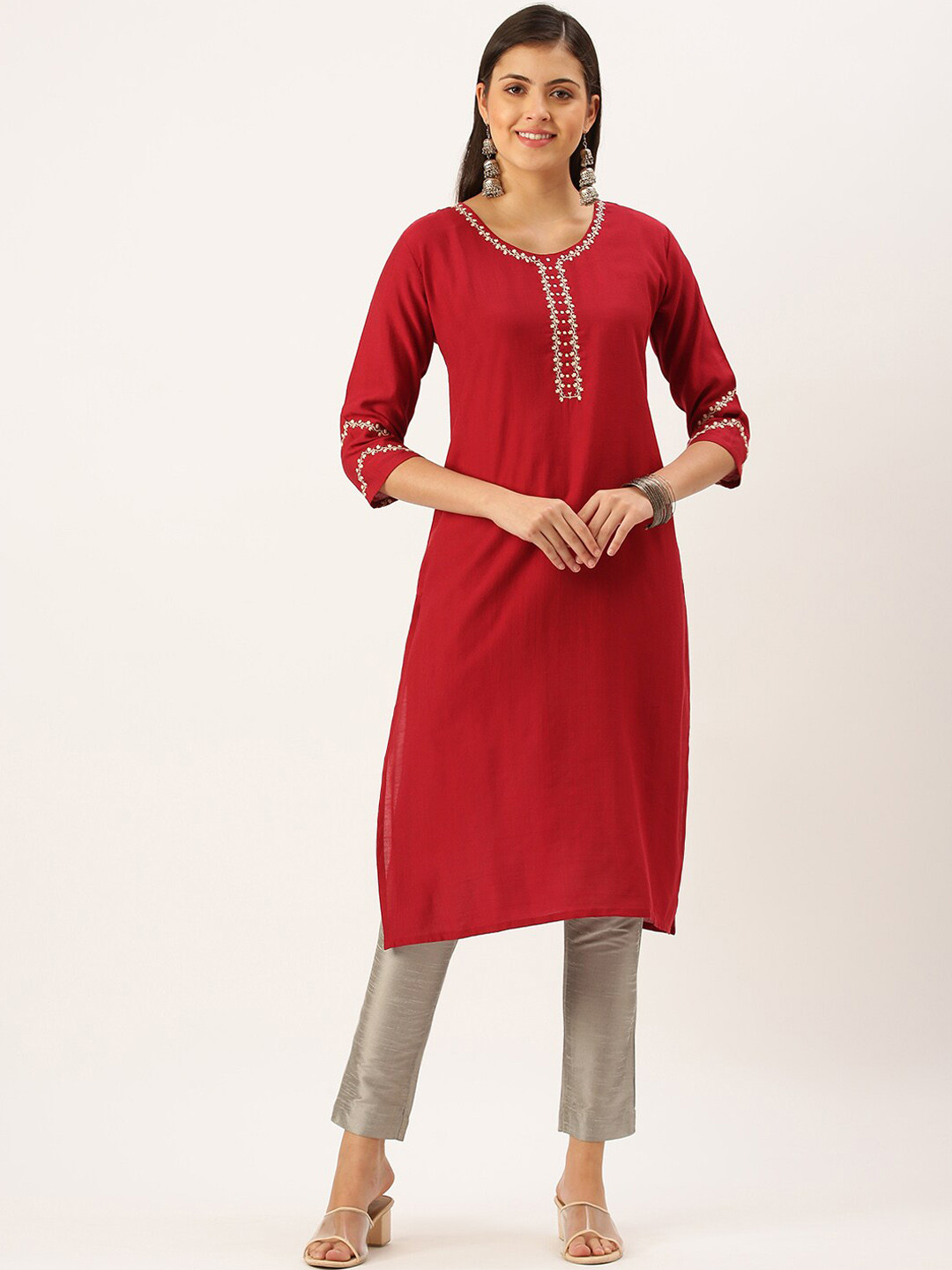

SHOWOFF Round Neck Thread Work Straight Kurta, Maroon