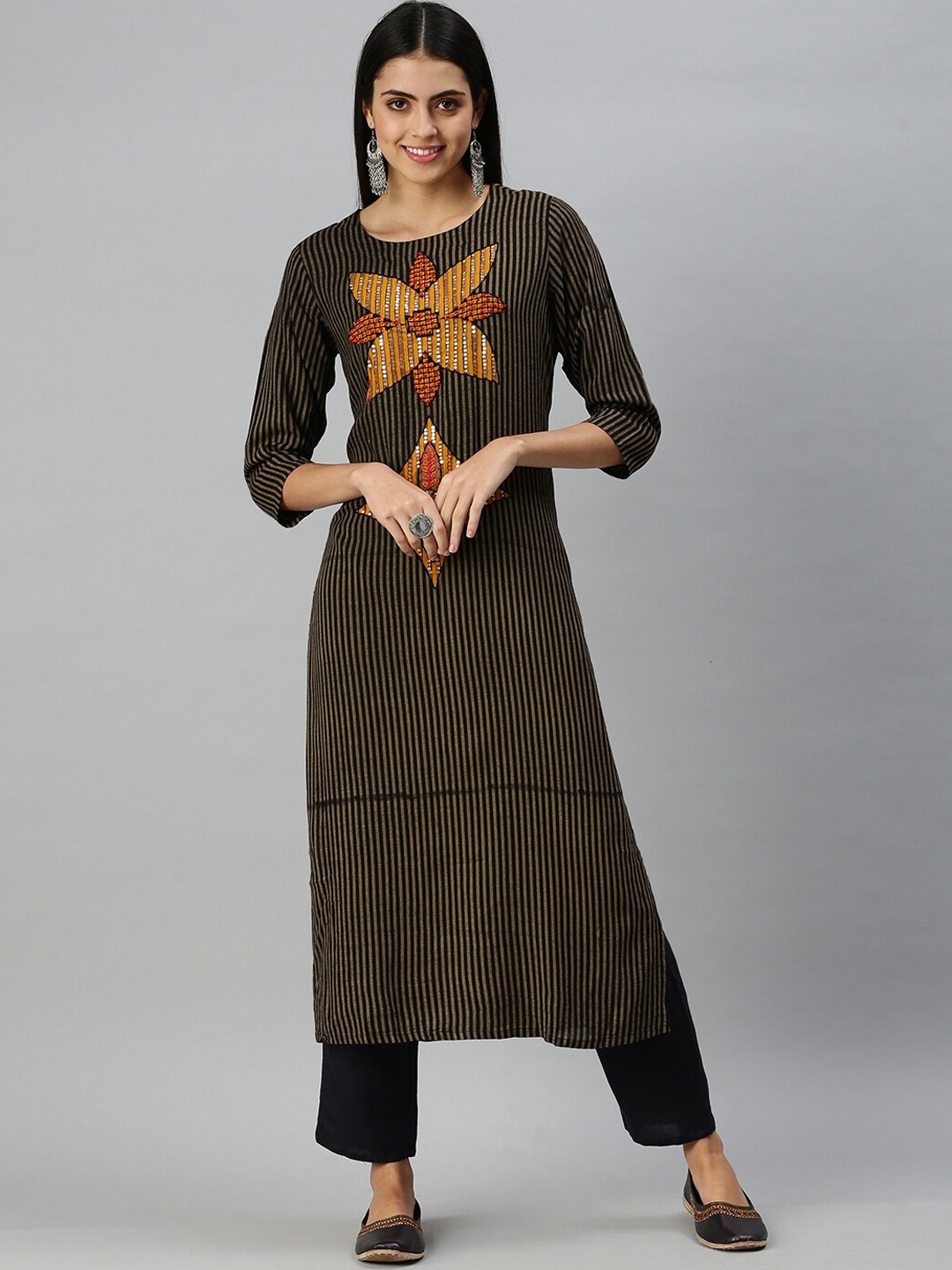 

SHOWOFF Striped Sequinned Straight Kurta, Black