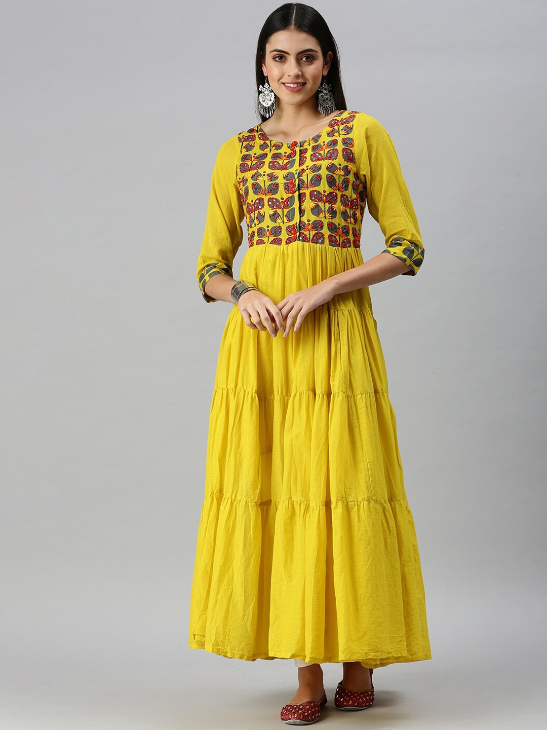 

SHOWOFF Ethnic Motifs Embroidered Sequinned Tiered Kurta, Yellow
