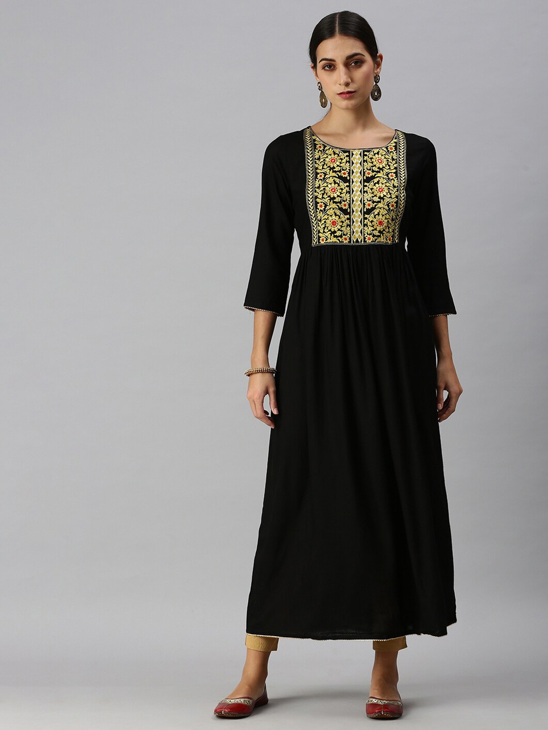 

SHOWOFF Round Neck Thread Work A-Line Kurta, Black