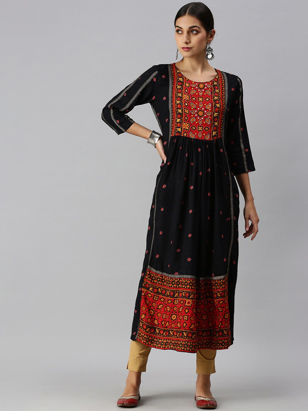 

SHOWOFF Ethnic Motifs Printed Beads and Stones Kurta, Black