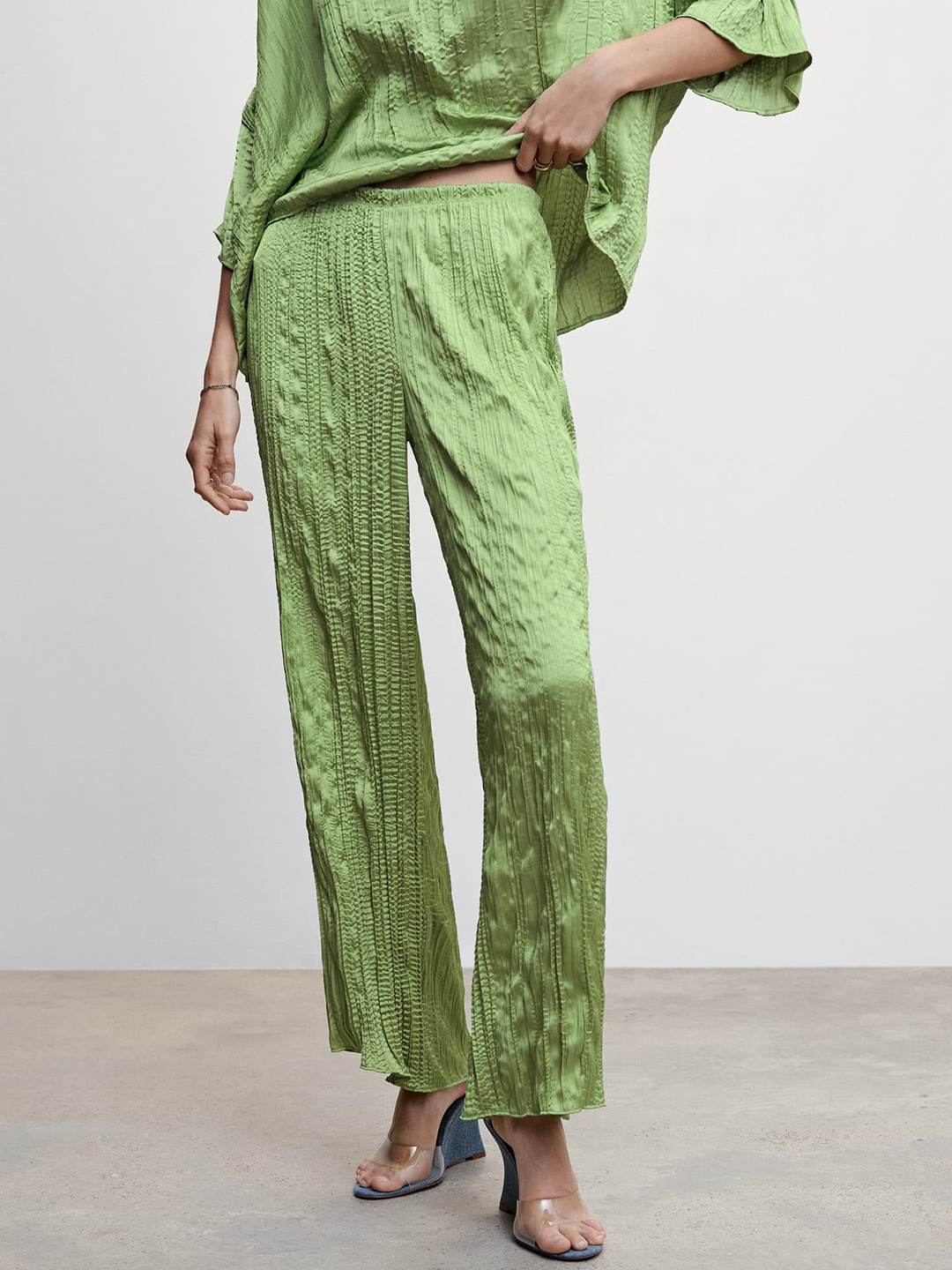 

MANGO Women Satin Pliss Trousers, Green