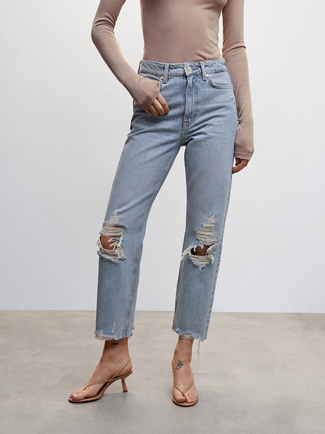 

MANGO Women Blue Mildly Distressed Jeans