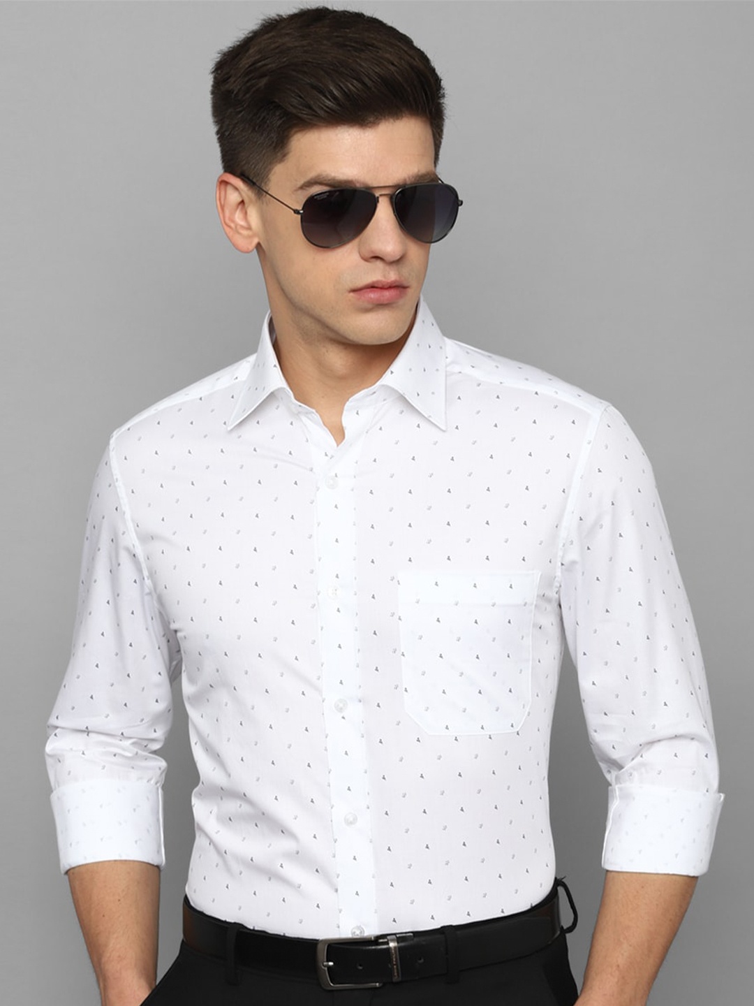 

Louis Philippe Spread Collar Micro Ditsy Printed Pure Cotton Formal Shirt, White