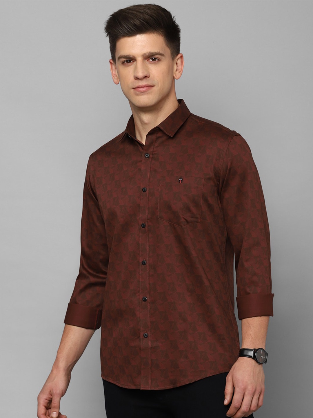 

Louis Philippe Jeans Abstract Printed Pure Cotton Slim Fit Casual Shirt, Brown
