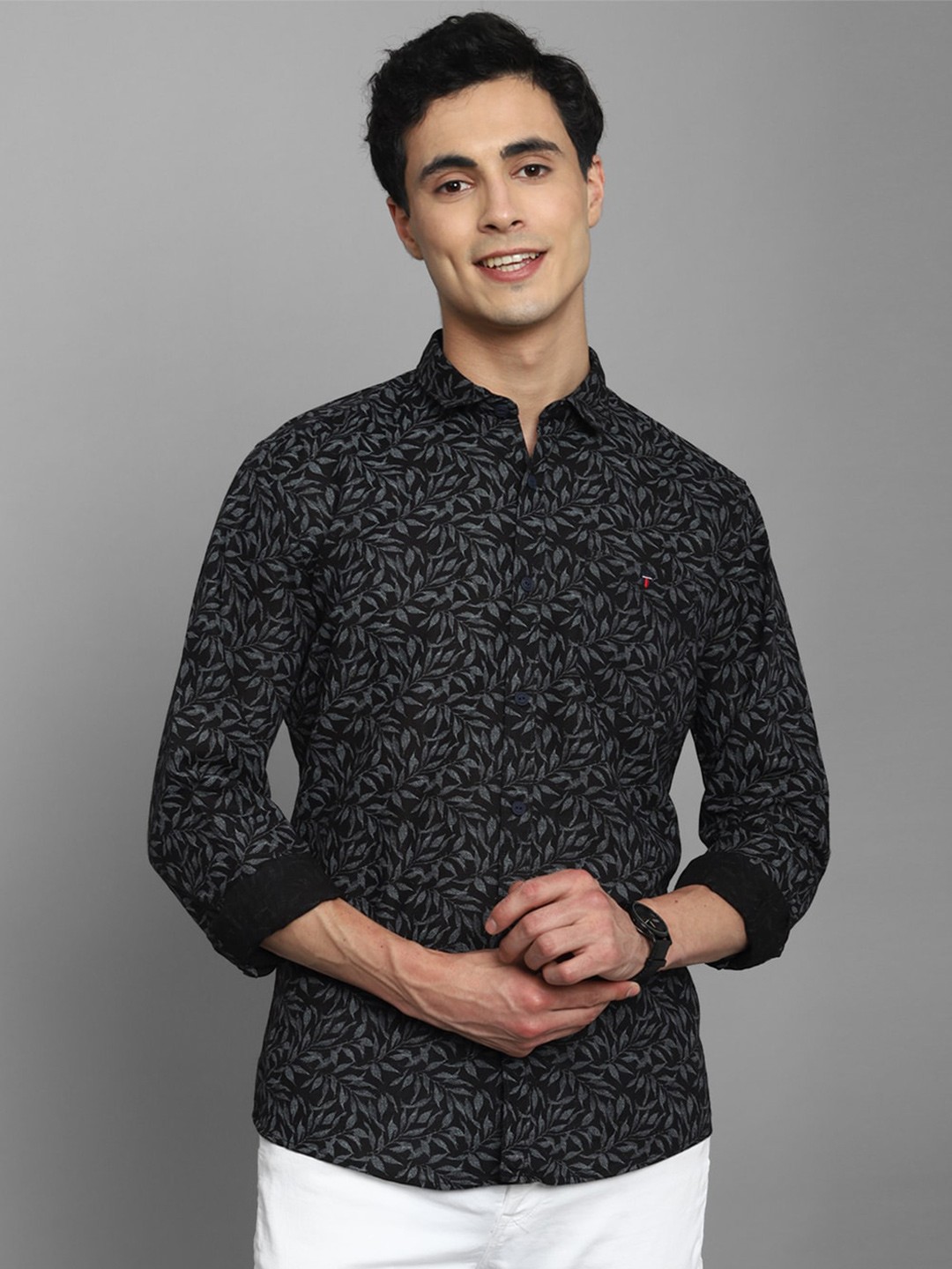 

Louis Philippe Jeans Men Slim Fit Floral Opaque Printed Casual Shirt, Black