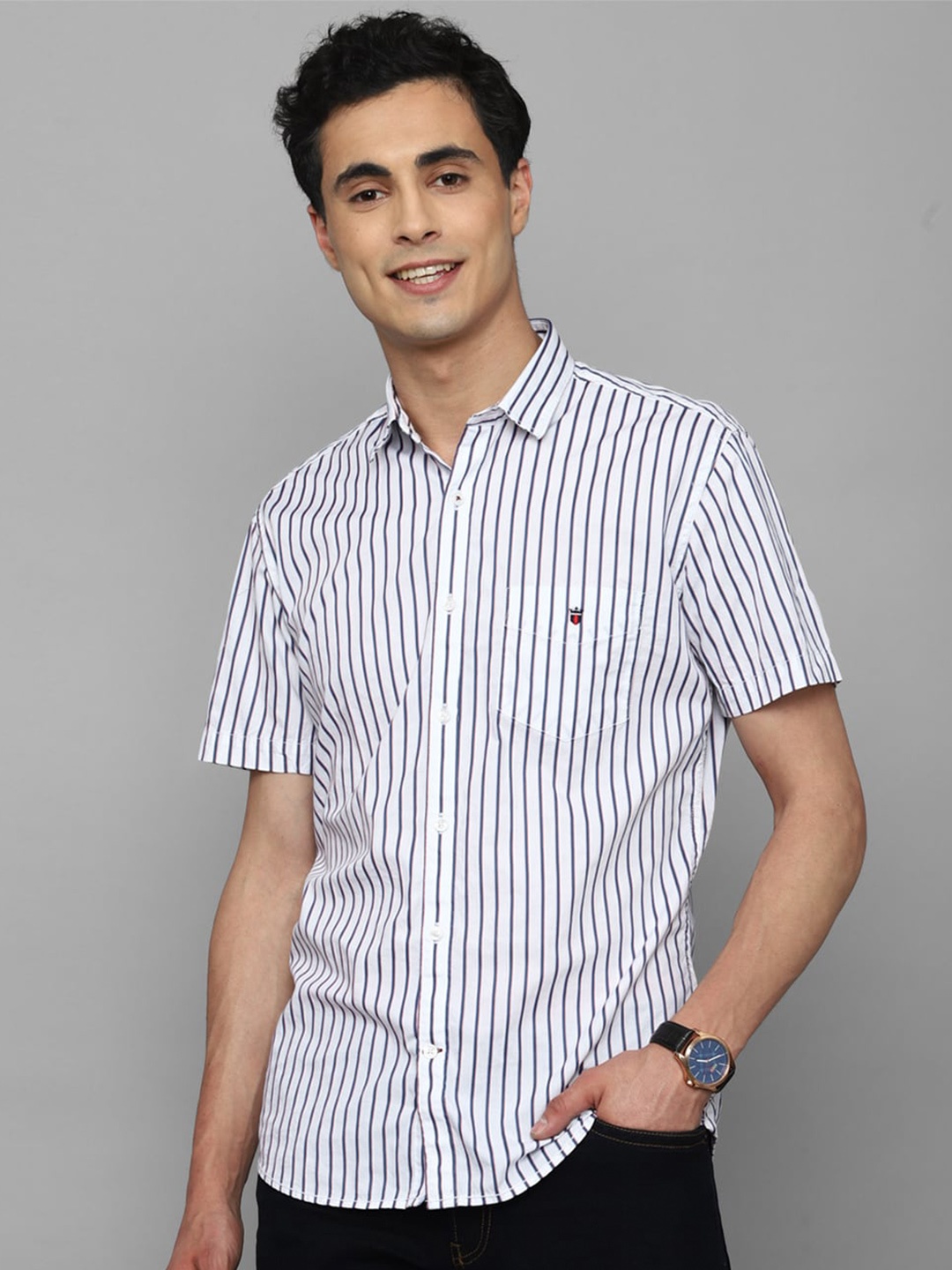

Louis Philippe Sport Men Slim Fit Opaque Striped Pure Cotton Casual Shirt, Blue