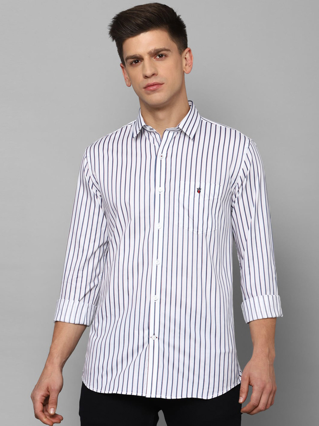 

Louis Philippe Sport Men Slim Fit Striped Pure Cotton Casual Shirt, Navy blue