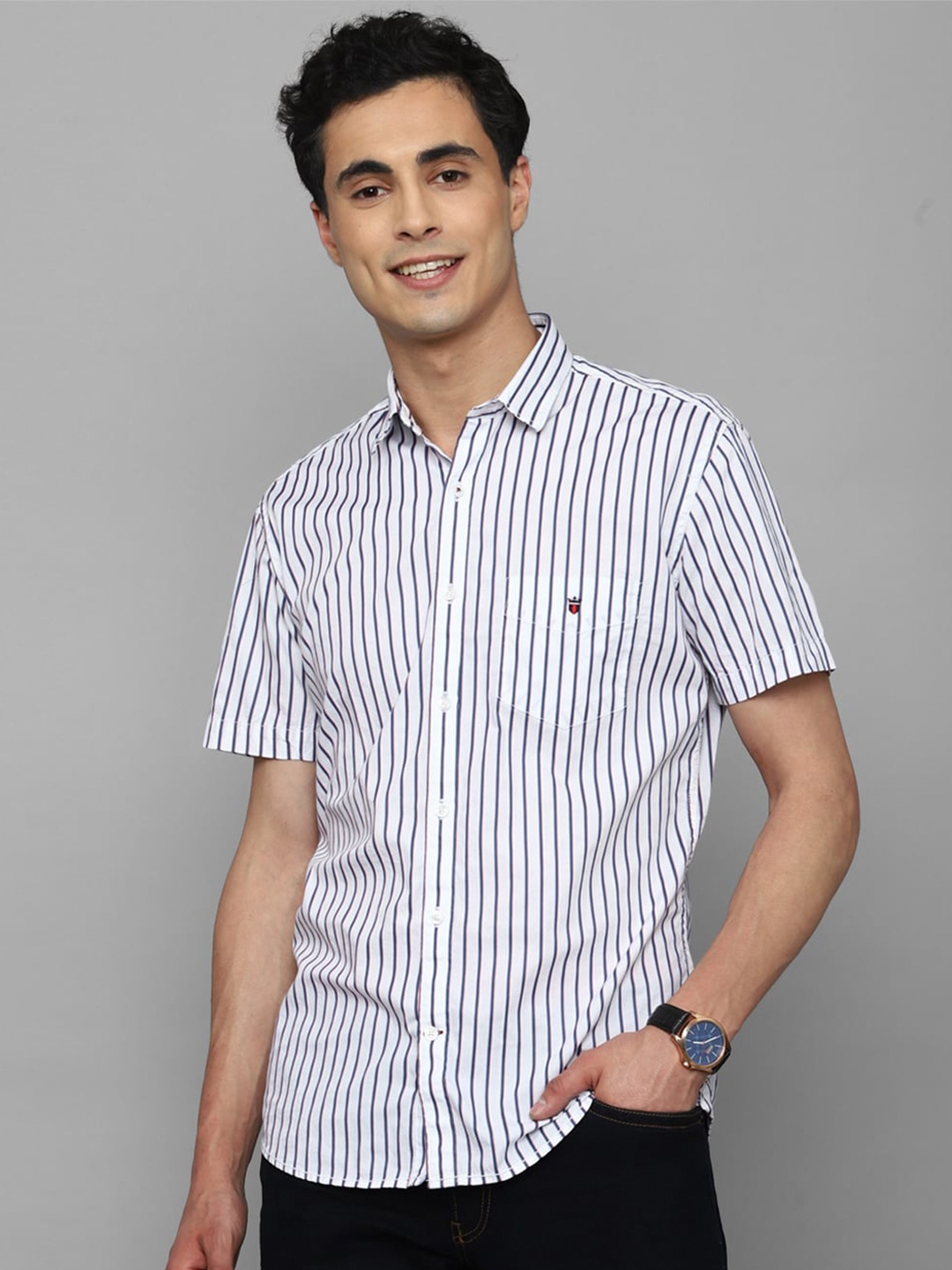 

Louis Philippe Sport Men Slim Fit Opaque Striped Pure Cotton Casual Shirt, Blue