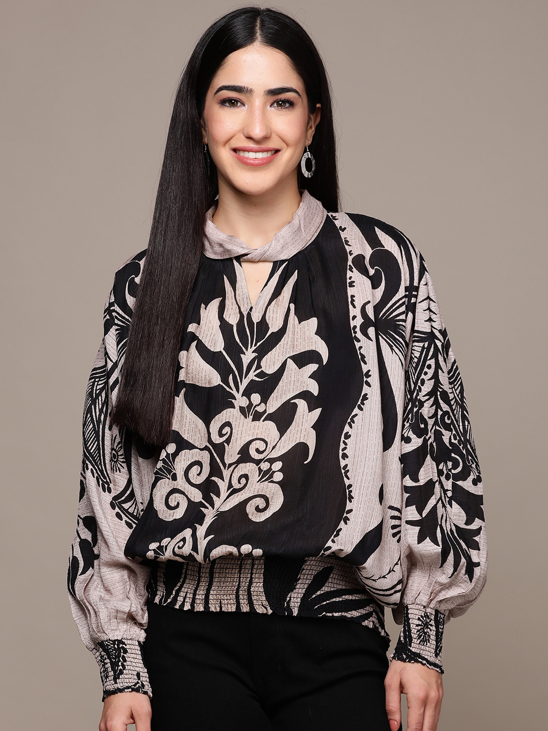 

Ritu Kumar Floral Print Choker Neck Puff Sleeves Kaftan Top, Black