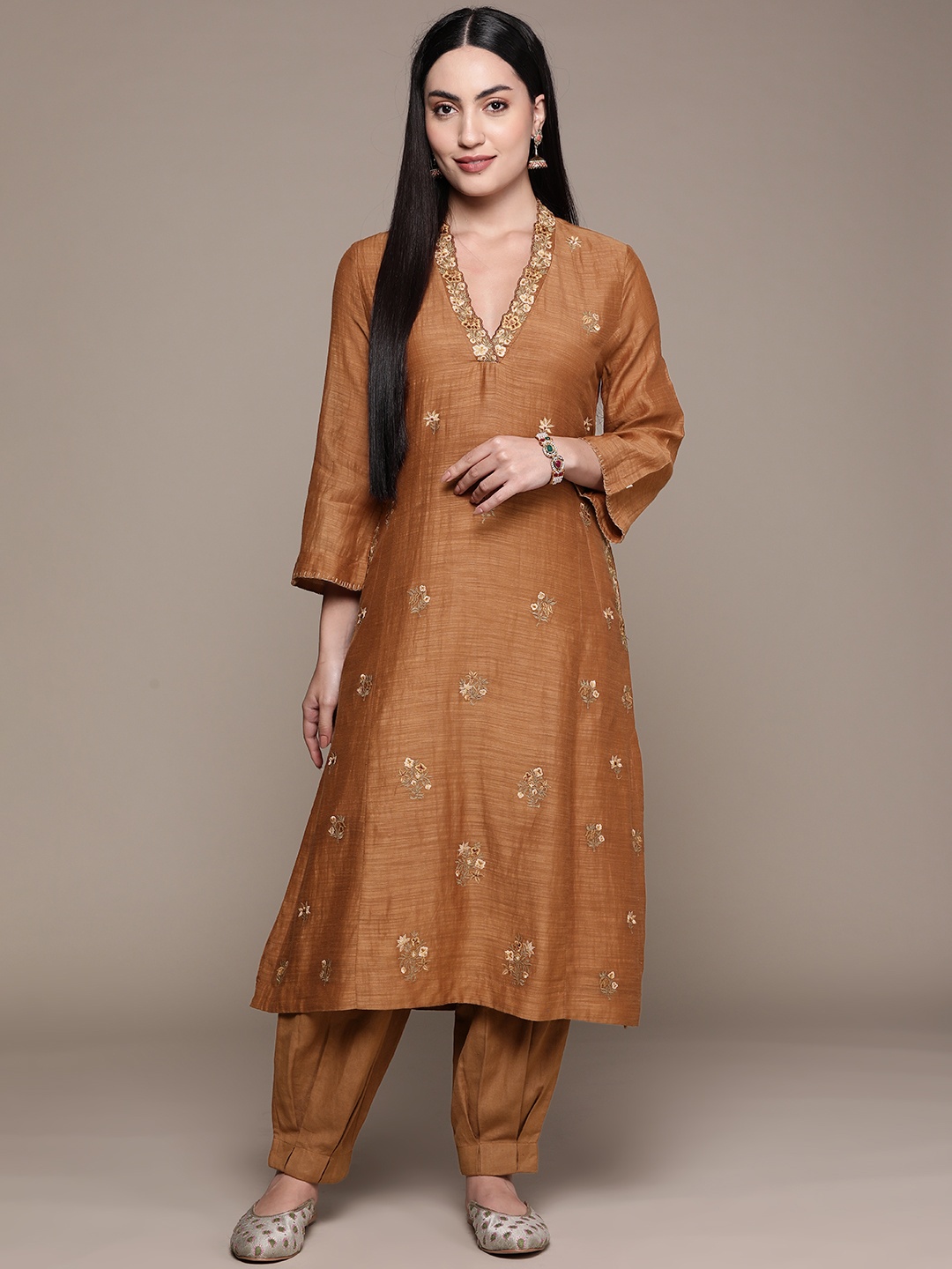 

Ritu Kumar Floral Embroidered Regular Kurta With Harem Pants, Brown