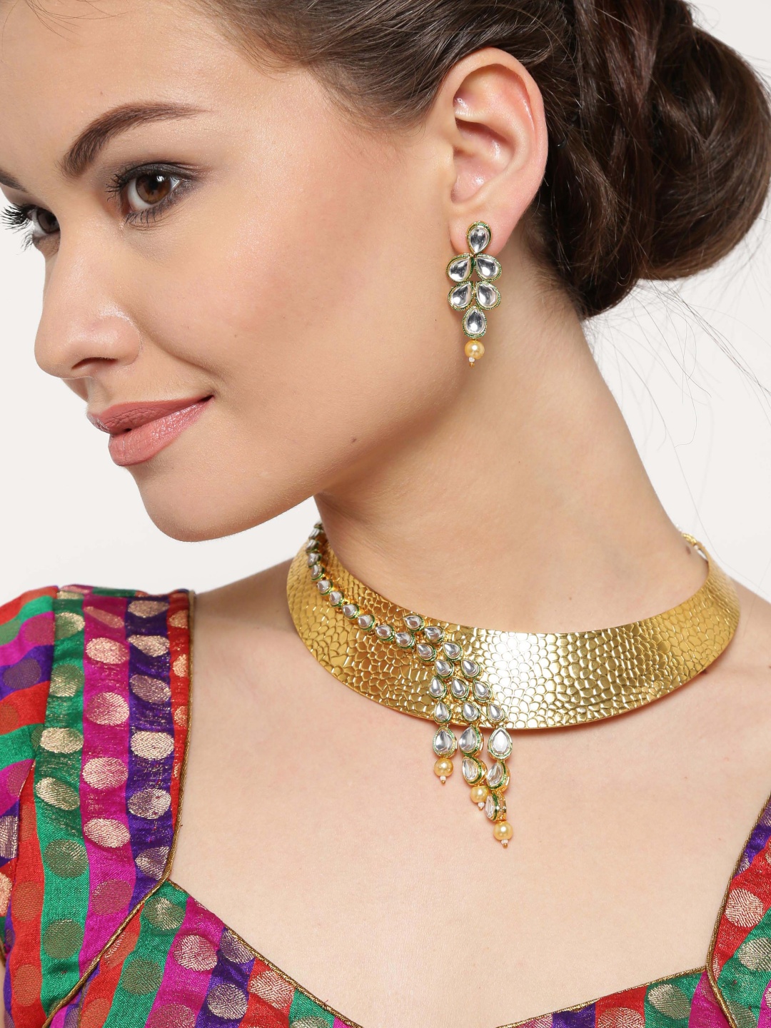 

Zaver Pearls Gold-Toned Kundan Jewellery Set