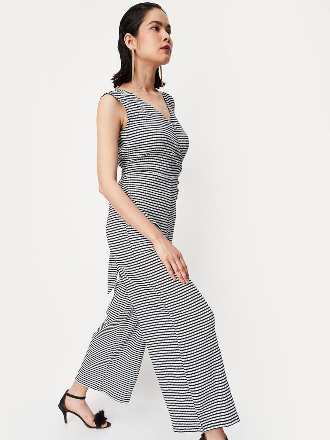 

max V-Neck Striped Waist Tie-Ups Basic Jumpsuit, White