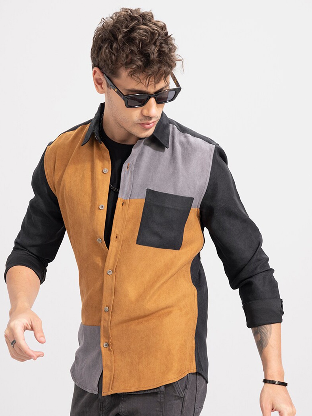 

Snitch Men Slim Fit Colourblocked Casual Cotton Shirt, Black