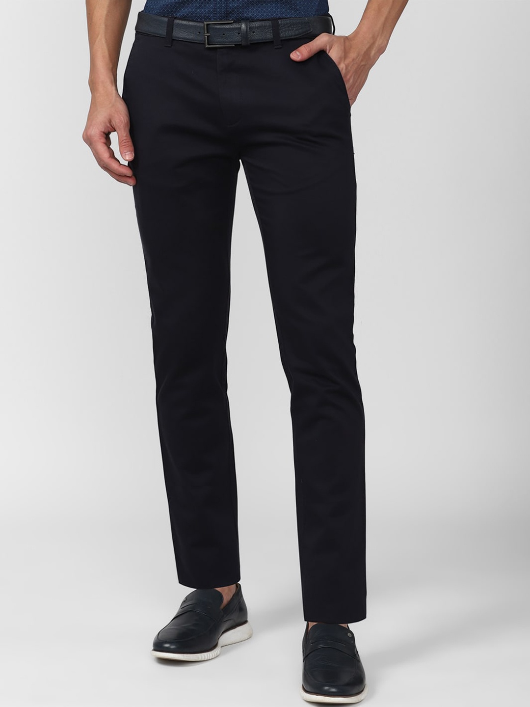 

V Dot Men Slim Fit Mid-Rise Trousers, Black