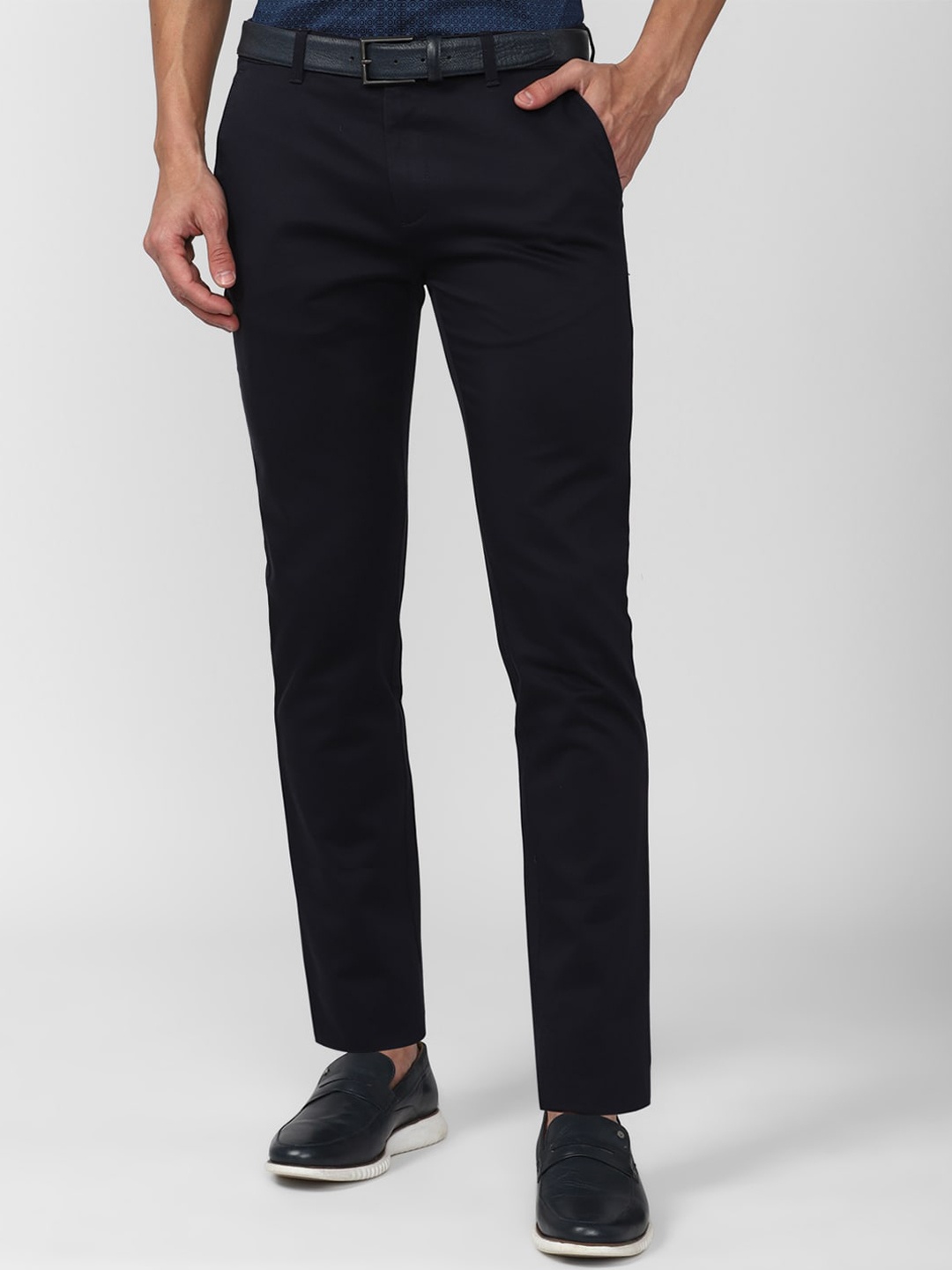 

V Dot Men Slim Fit Mid-Rise Trousers, Black