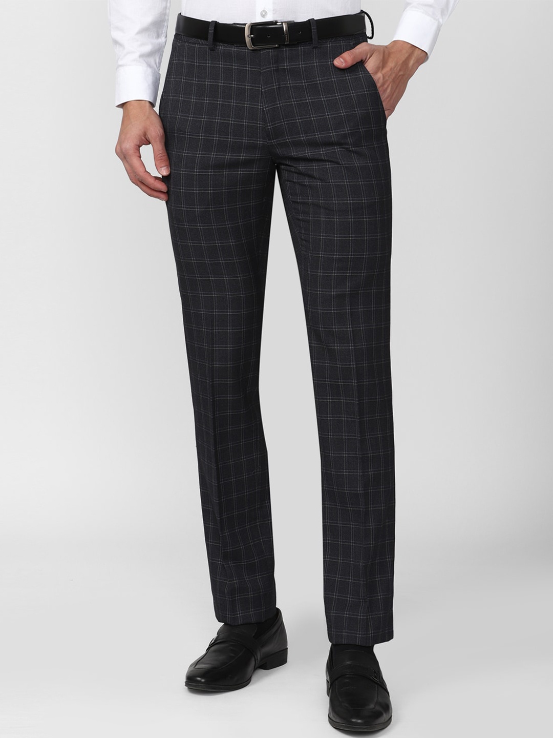 

Van Heusen Men Checked Slim Fit Mid-Rise Formal Trousers, Black