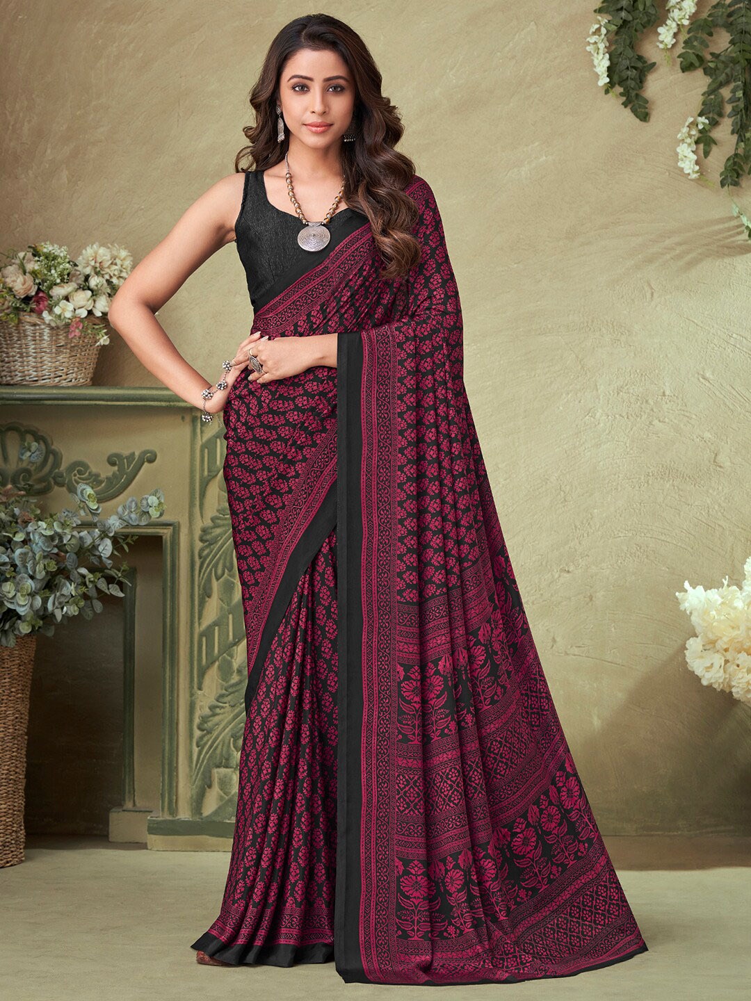

Kasak Floral Printed Saree, Black
