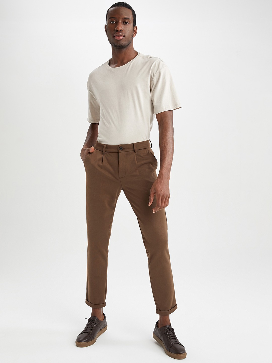 

DeFacto Men Regular Fit Cropped Trousers, Tan