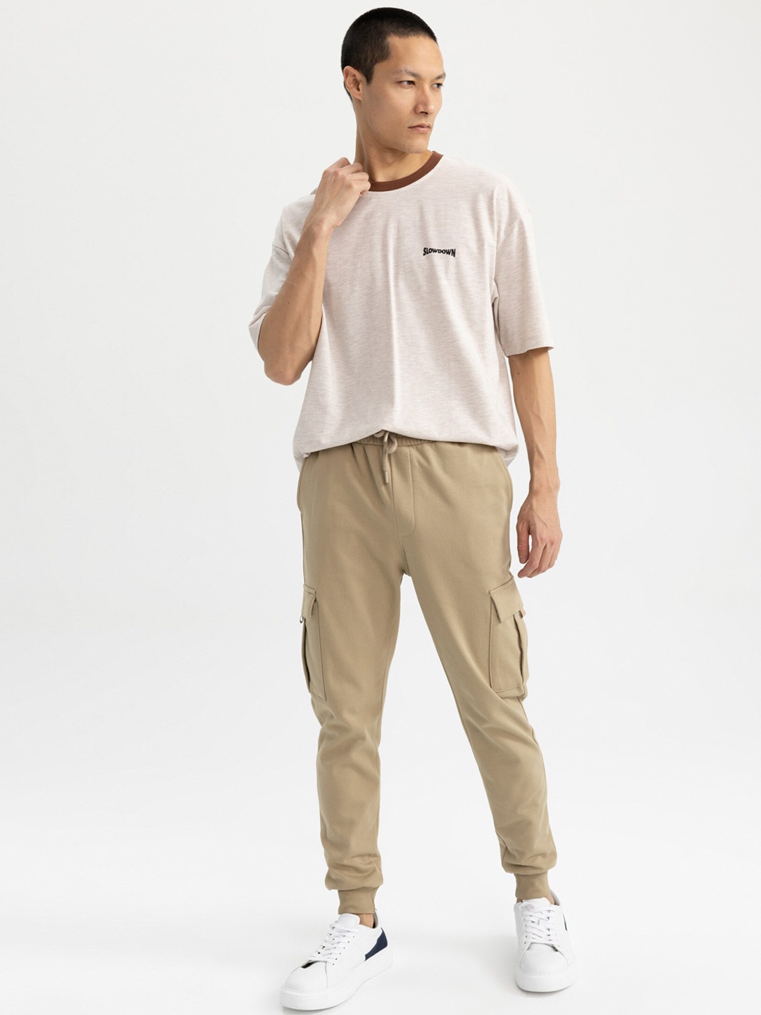 

DeFacto Men Solid Joggers, Beige