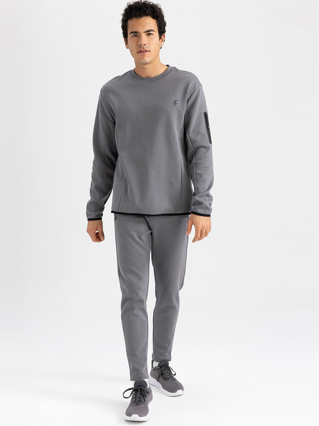 

DeFacto Men Mid-Rise Track Pants, Grey