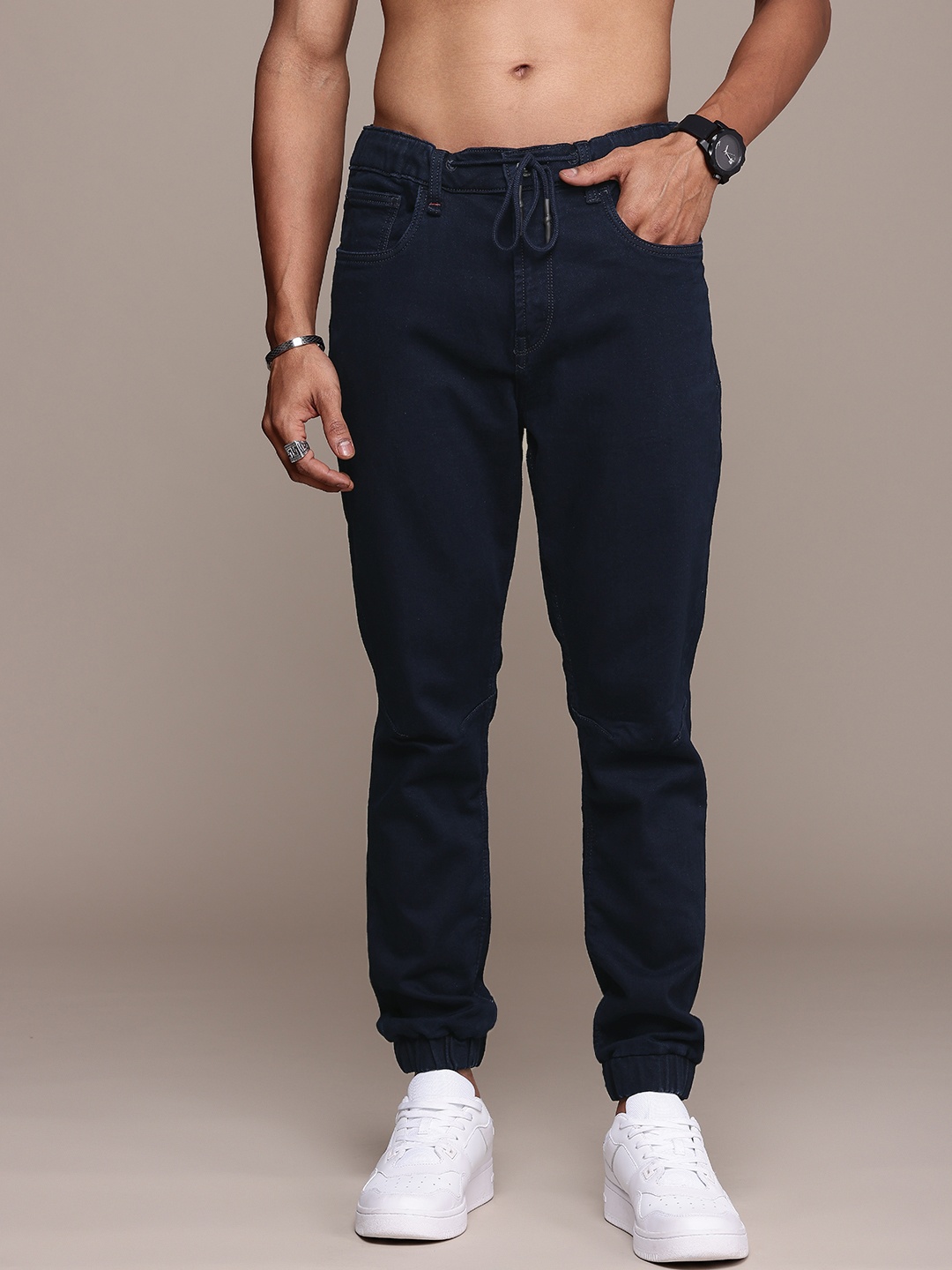 

The Roadster Life Co. Men Jogger Stretchable Jeans, Navy blue
