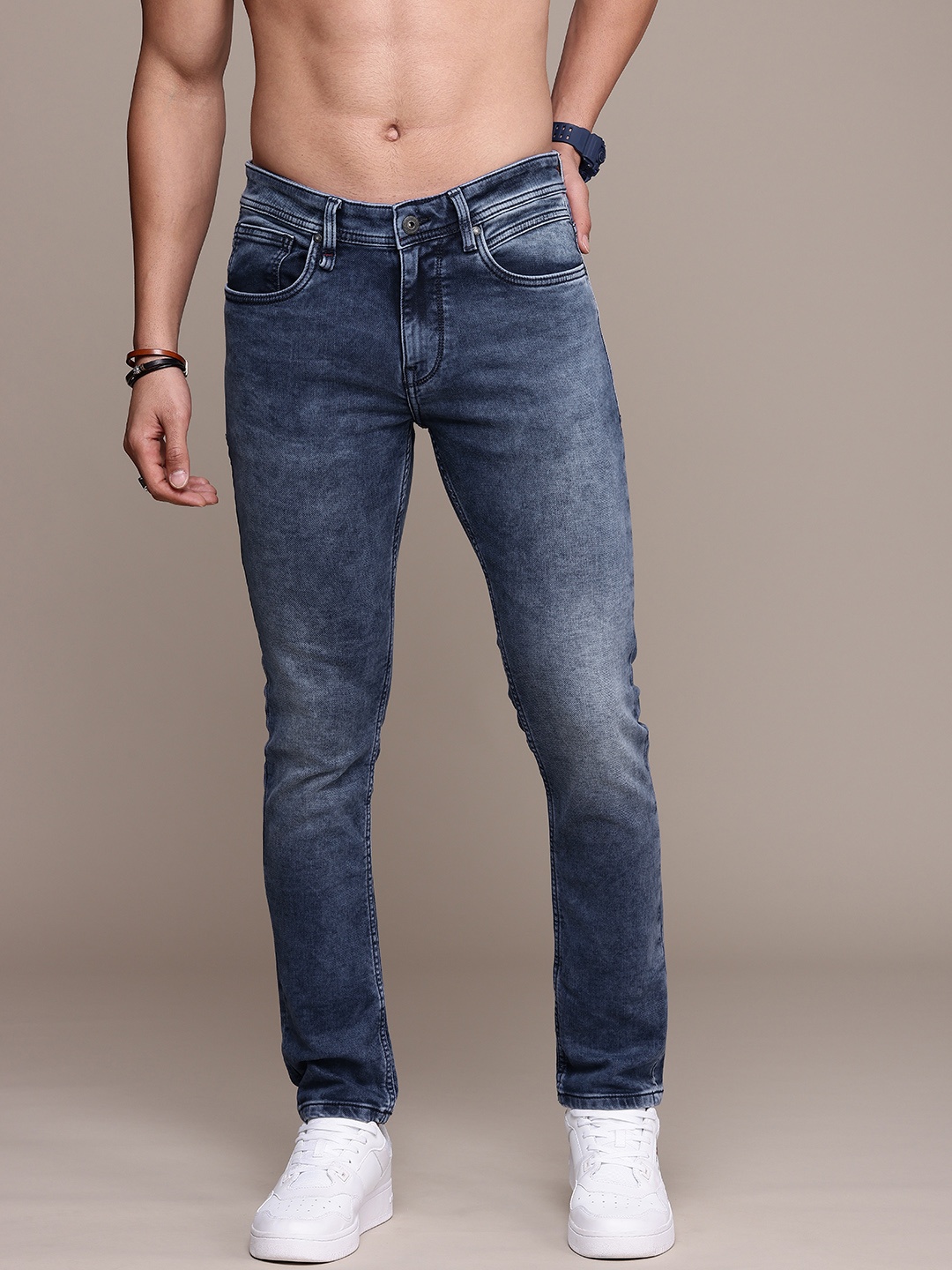 

The Roadster Life Co. Men Skinny Fit Heavy Fade Stretchable Jeans, Blue