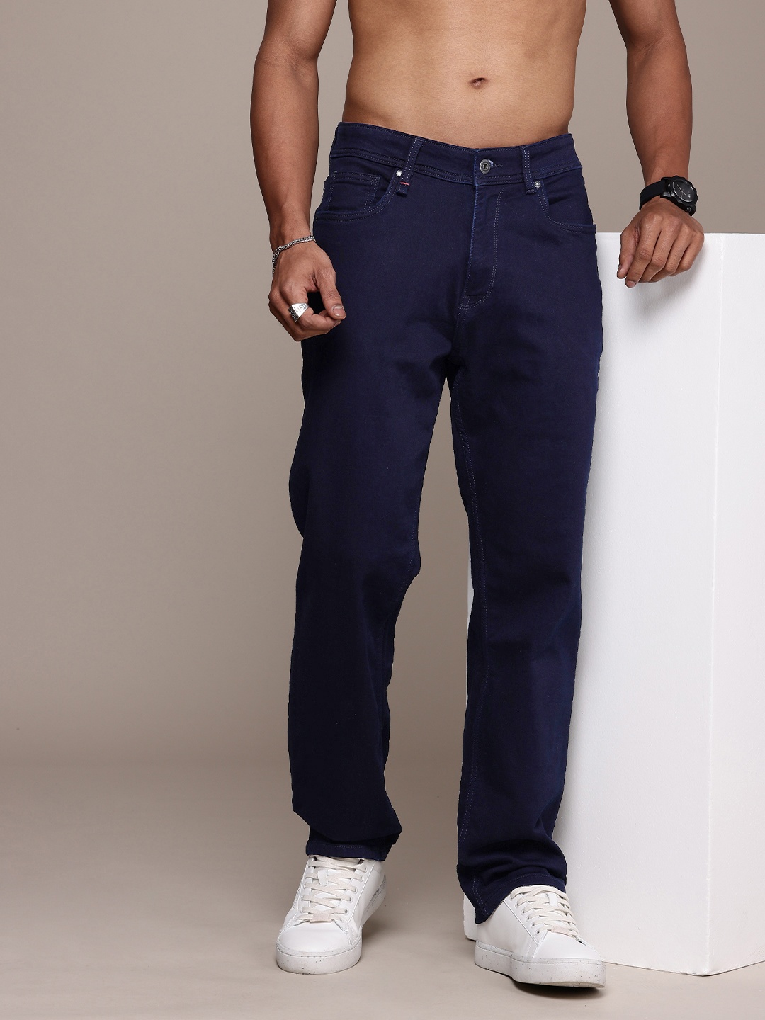 

The Roadster Life Co. Men Straight Fit Jeans, Blue